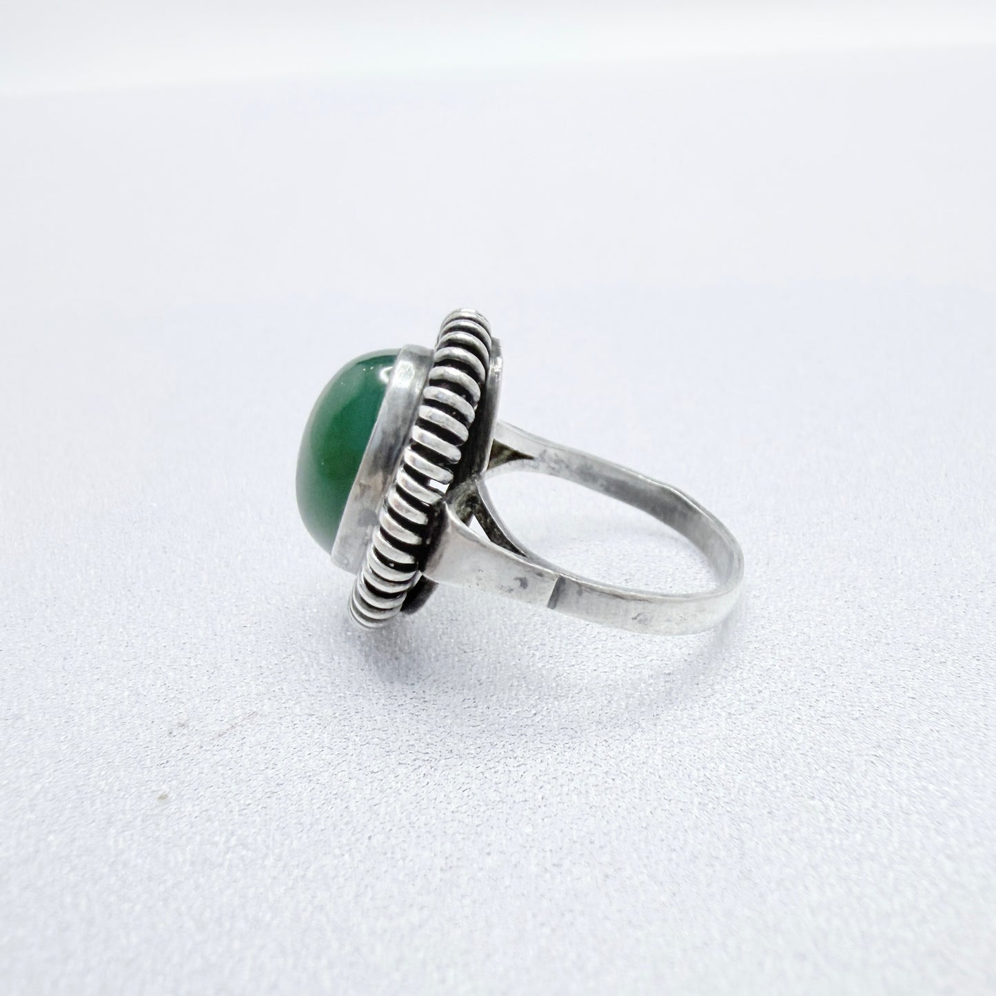Vintage c 1950. Solid Silver Chrysoprase Ring.
