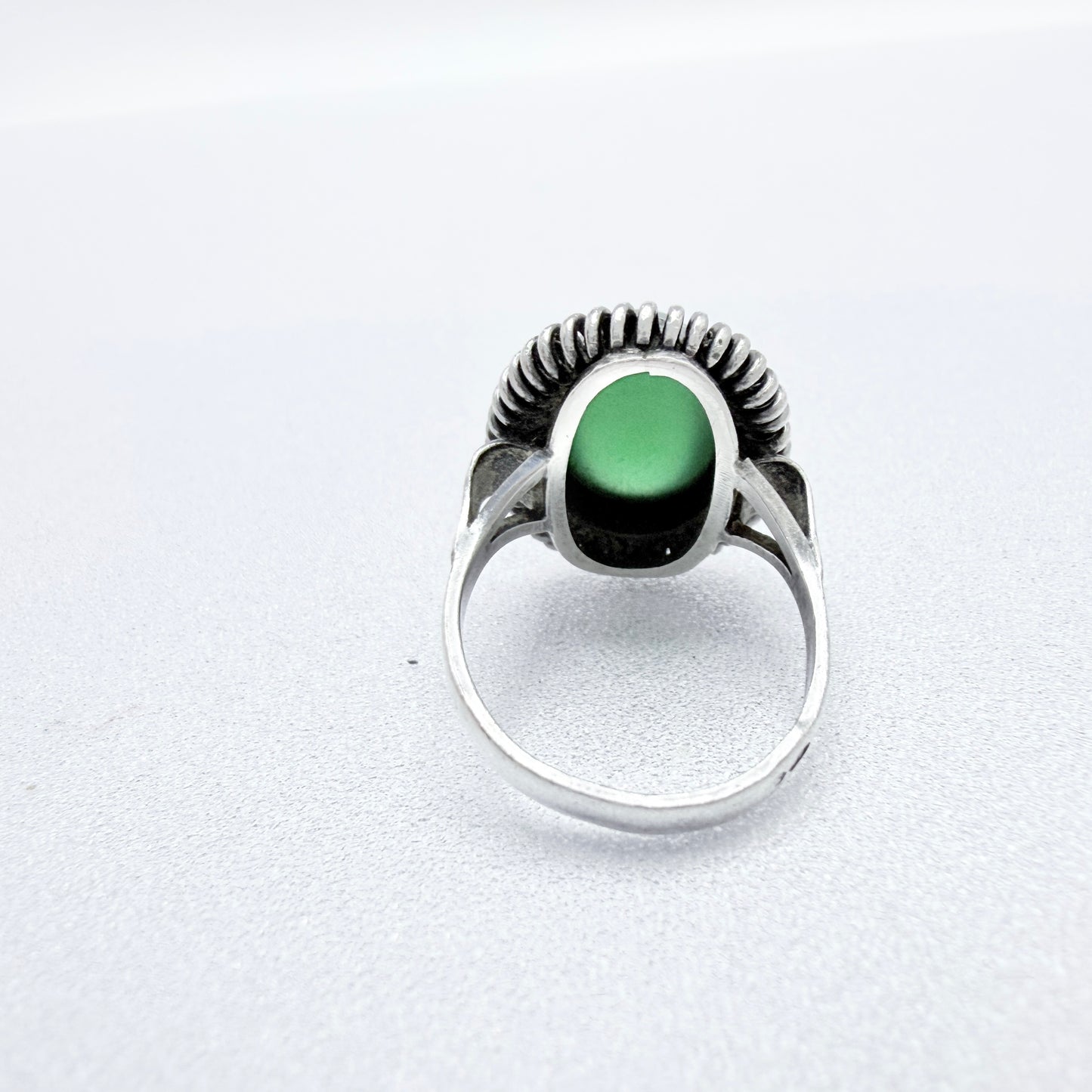 Vintage c 1950. Solid Silver Chrysoprase Ring.
