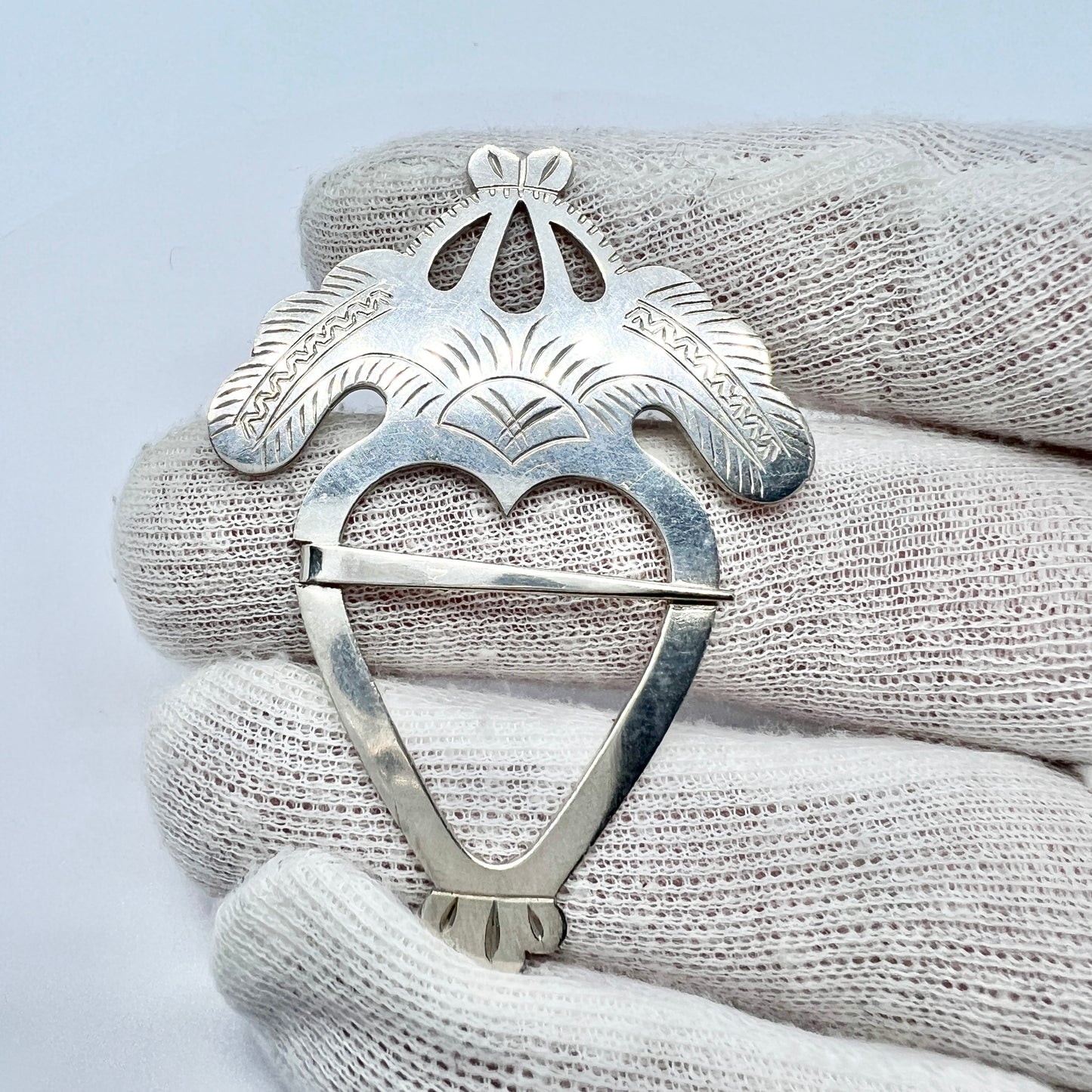 Sven G Gunnarsson, Sweden 1976. Vintage Sterling Silver Traditional Crowned Heart Brooch.