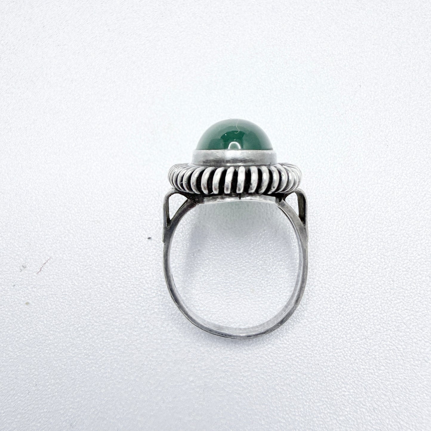 Vintage c 1950. Solid Silver Chrysoprase Ring.