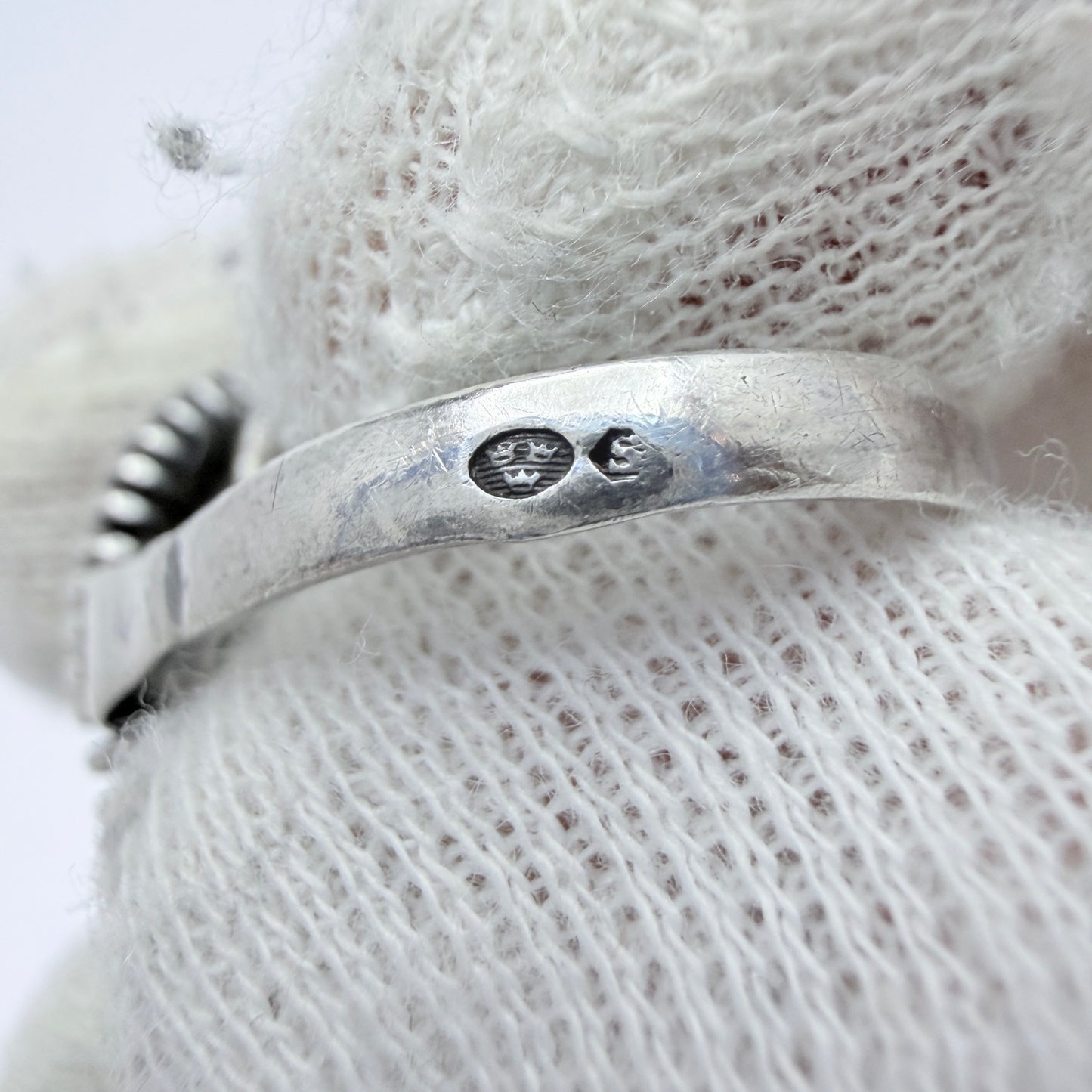 Vintage c 1950. Solid Silver Chrysoprase Ring.