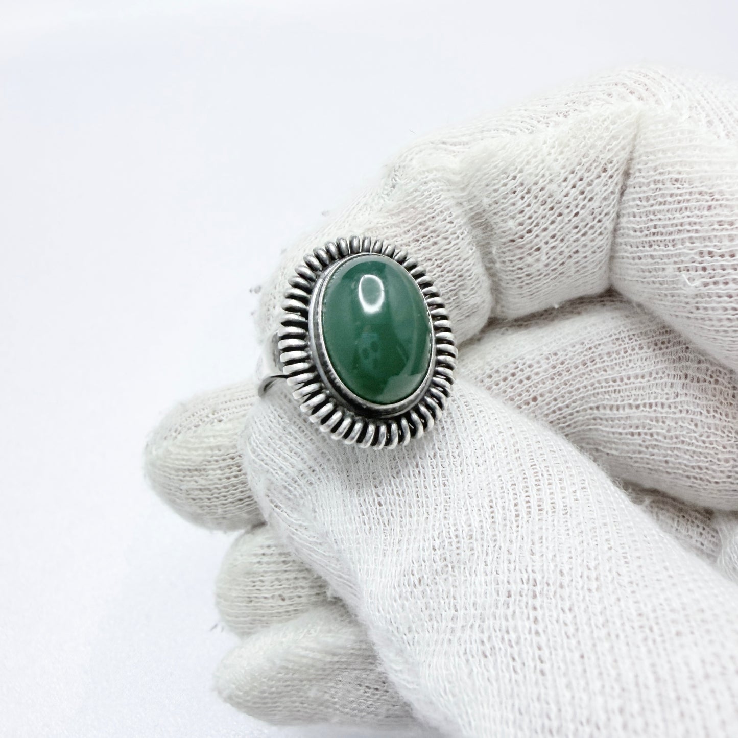 Vintage c 1950. Solid Silver Chrysoprase Ring.