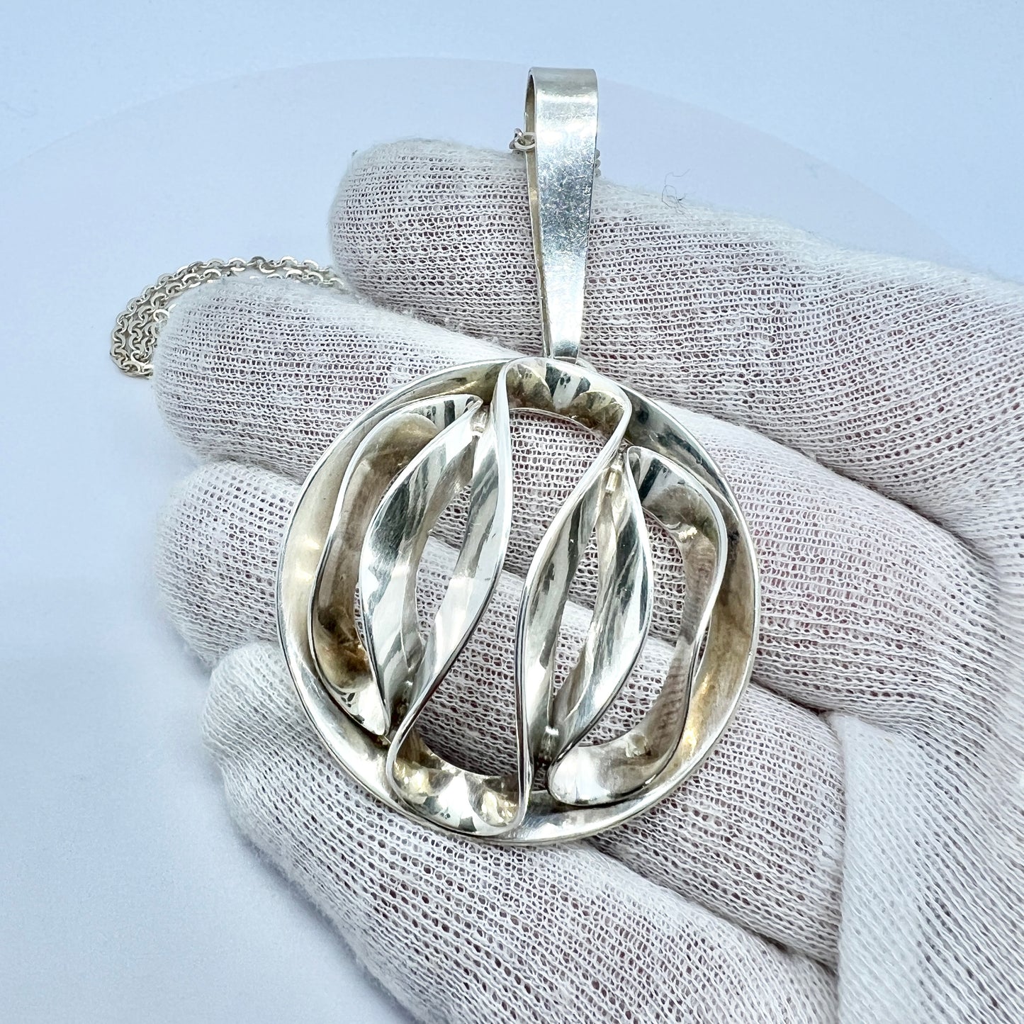 Erik Granit, Finland 1972. Large Vintage Sterling Silver Pendant Necklace.