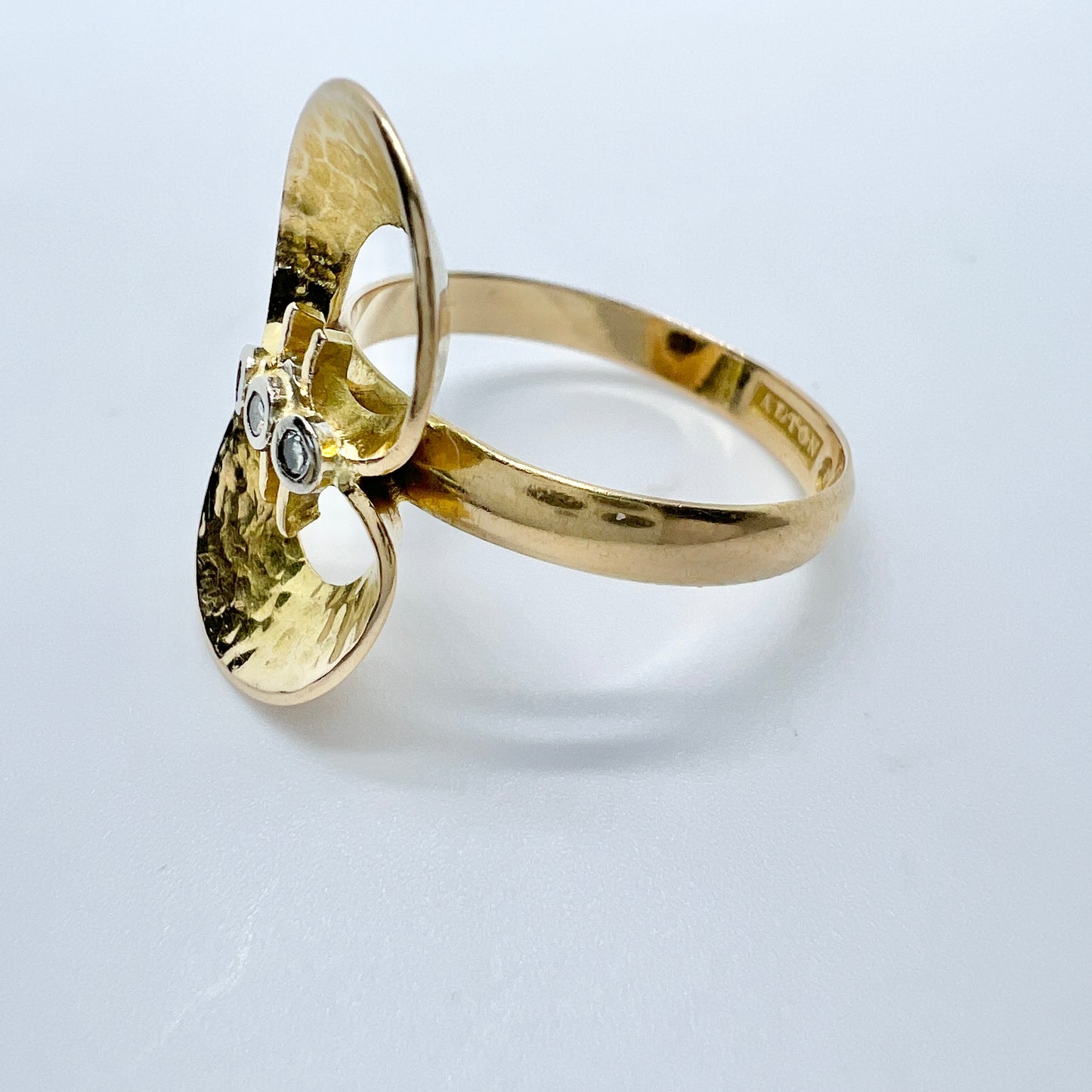 Alton, Sweden 1979. Vintage 18k Gold Diamond Ring.