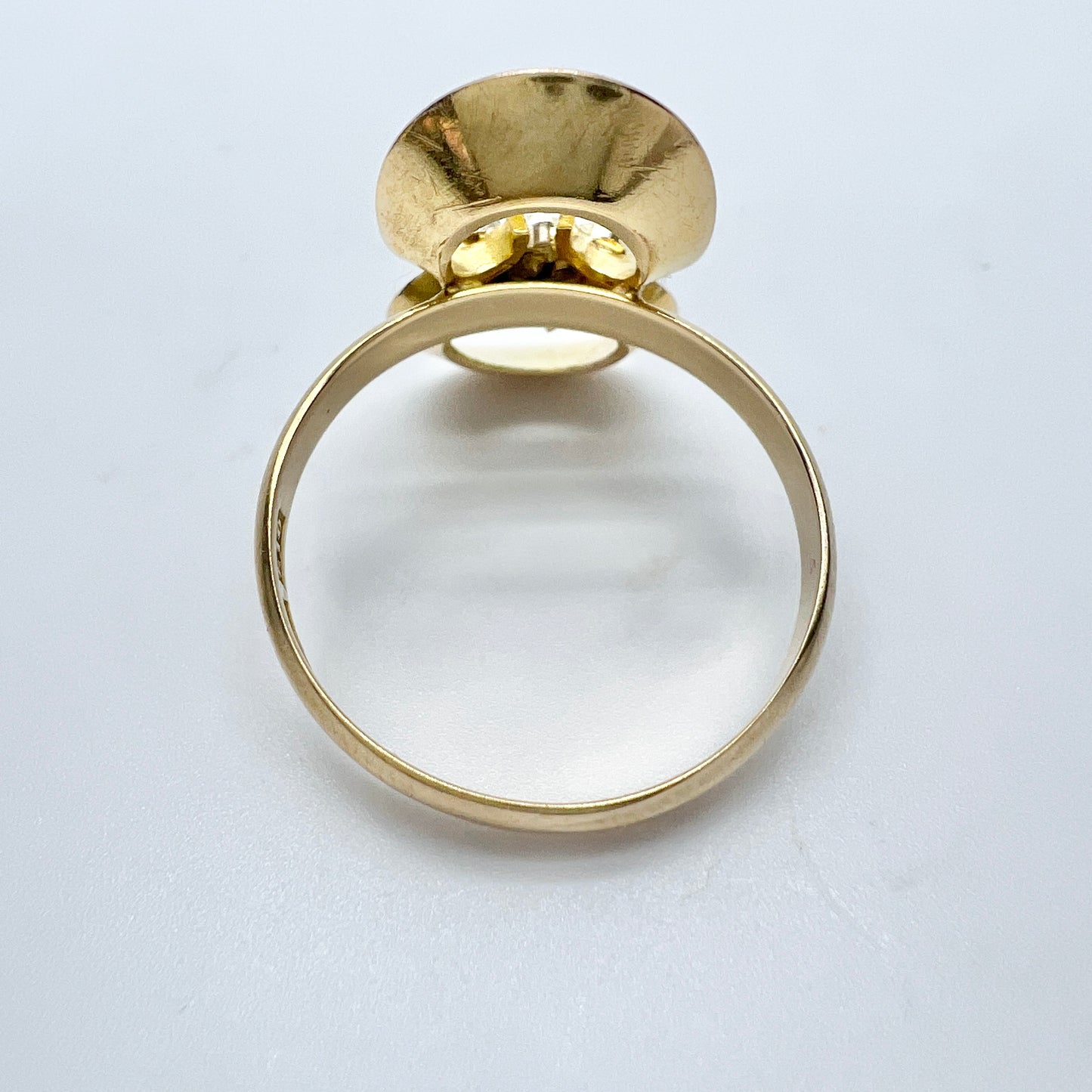 Alton, Sweden 1979. Vintage 18k Gold Diamond Ring.