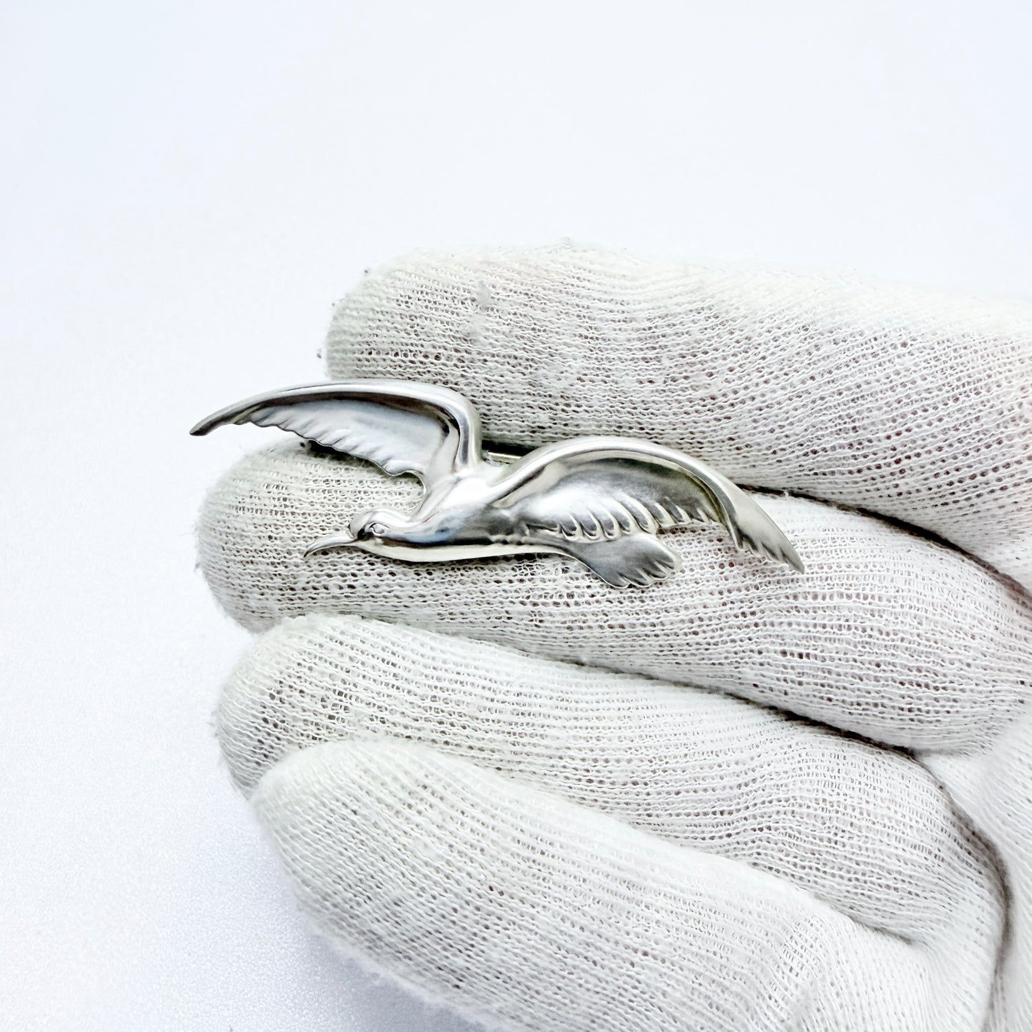 Vintage c 1950s. Solid Silver Bird Brooch.