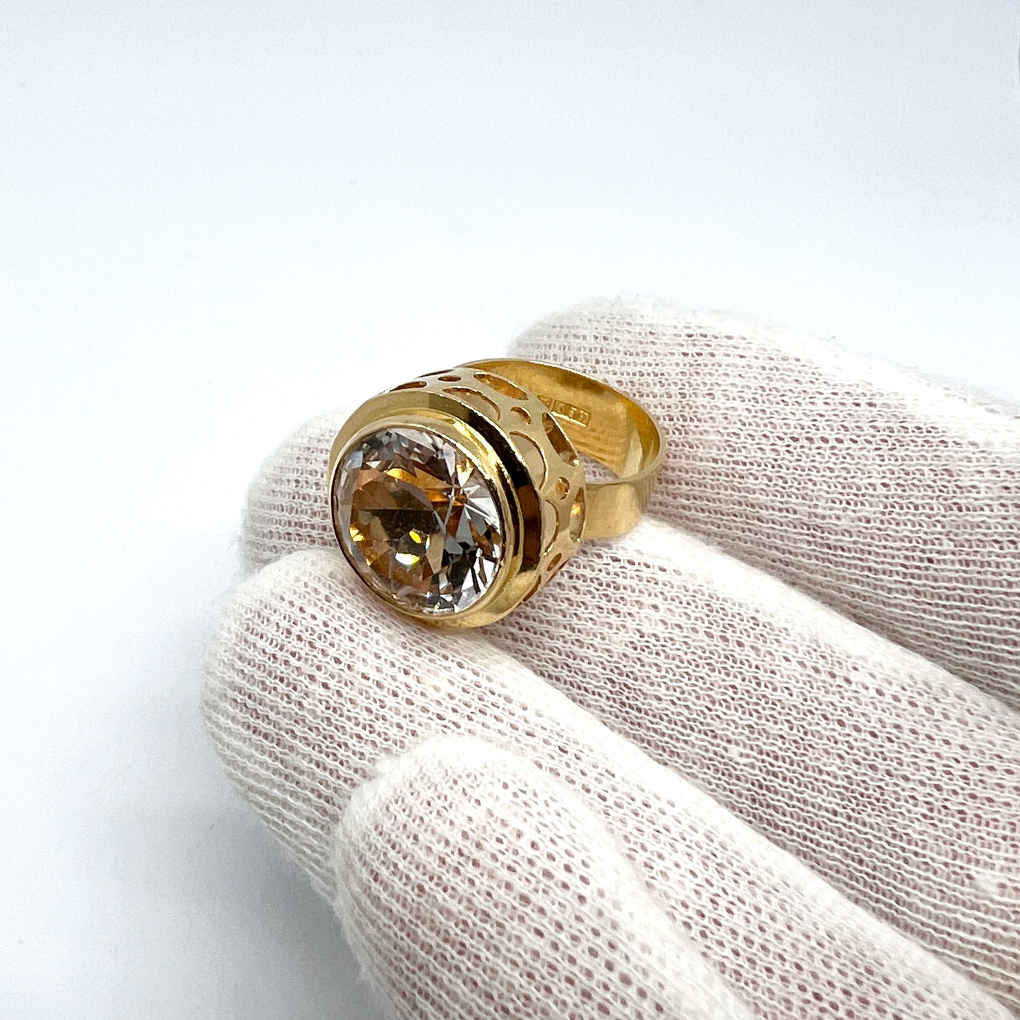 Hedberg, Sweden 1972 Vintage Modernist 18k Gold Rock Crystal Ring.