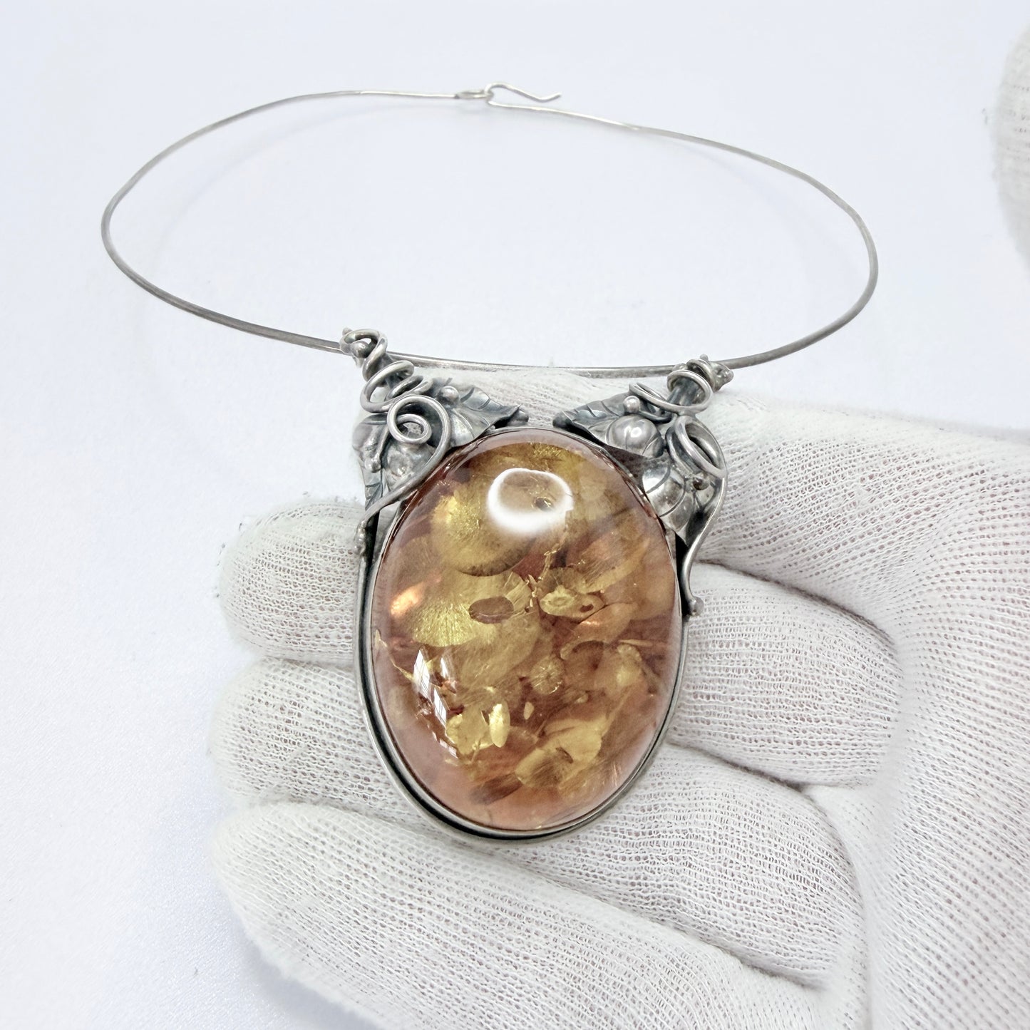 Bold Vintage Sterling Silver Amber Pendant Necklace.