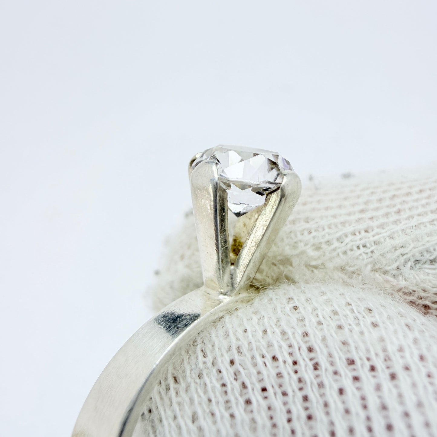 Alton, Sweden 1968. Vintage Sterling Silver Synthetic Spinel Ring.