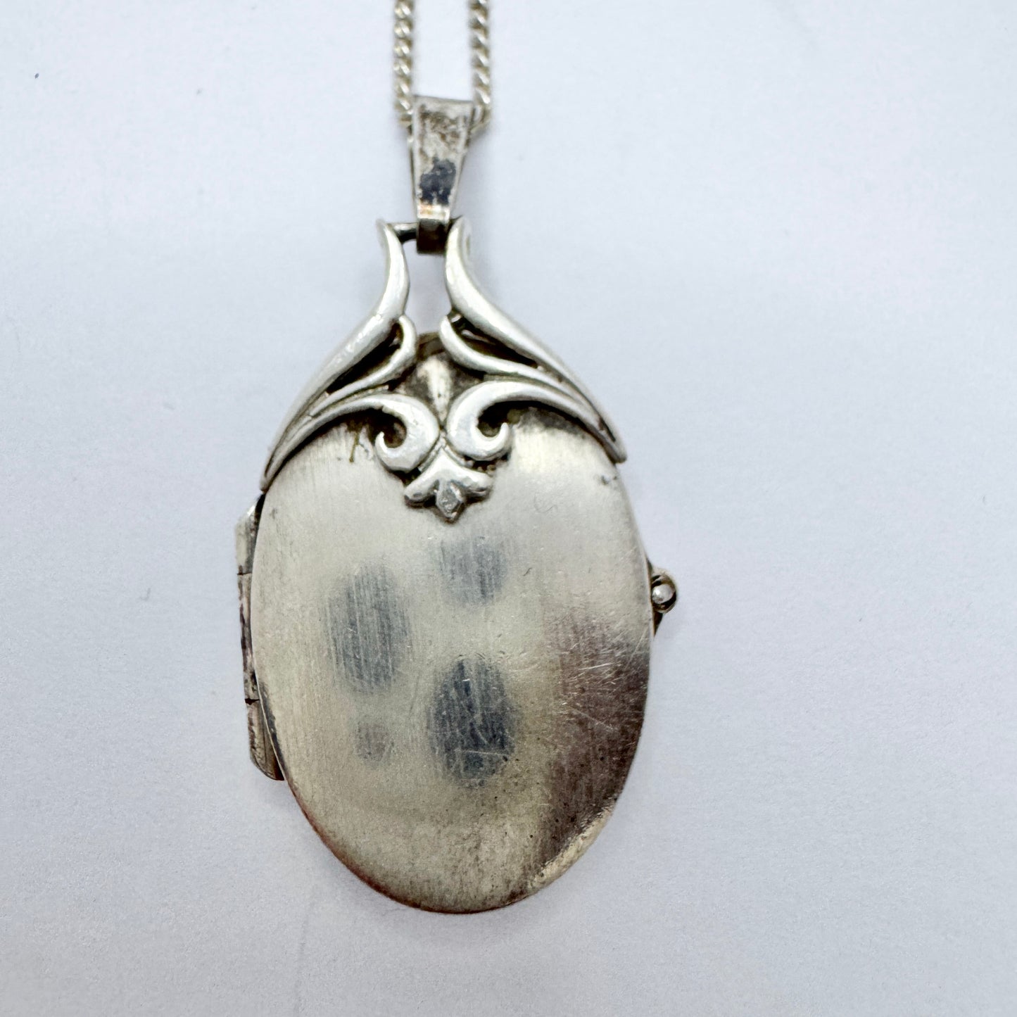K&L-Kordes Lichtenfels, Germany ca 1950s. Solid Silver Locket Pendant Necklace.