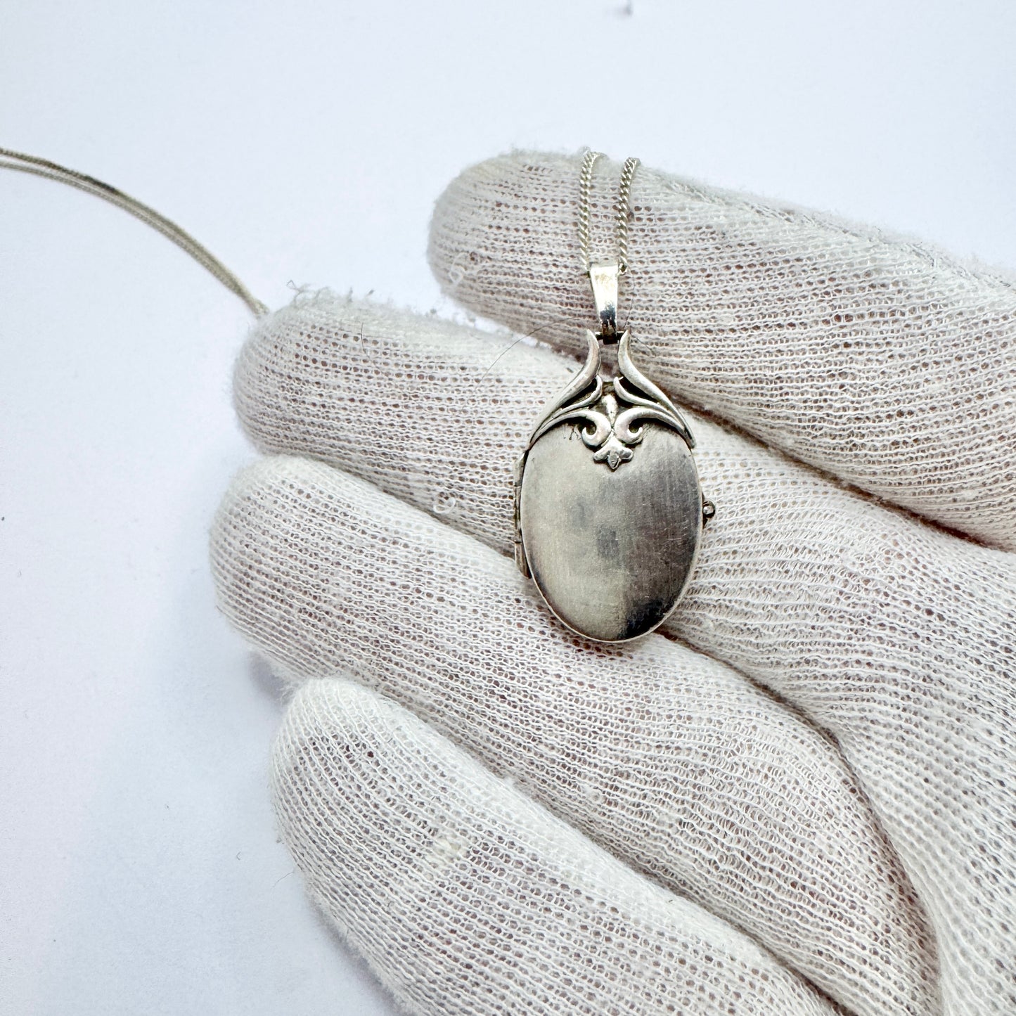 K&L-Kordes Lichtenfels, Germany ca 1950s. Solid Silver Locket Pendant Necklace.