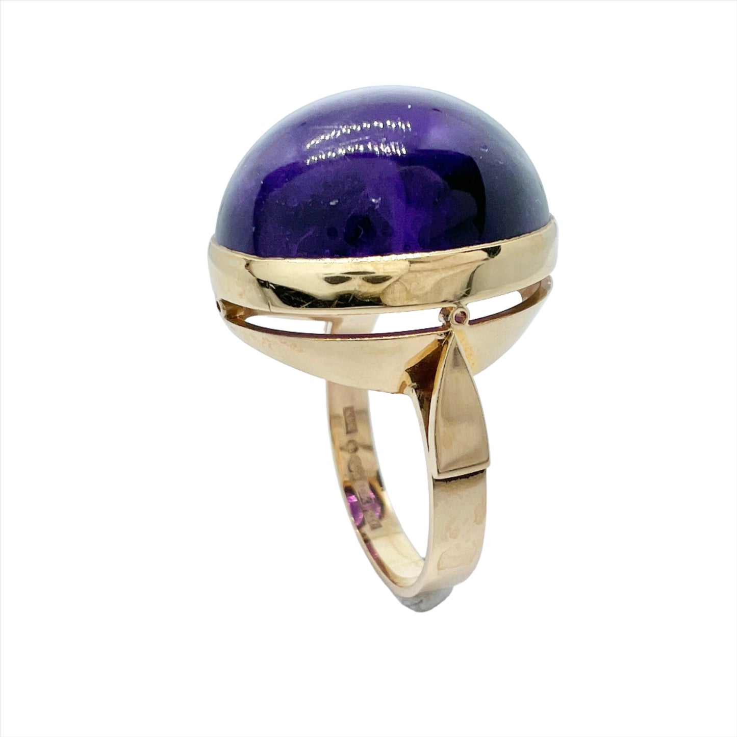 Kurt-L Carlsson, Sweden 1984. Bold Vintage 18k Gold Amethyst Ring.