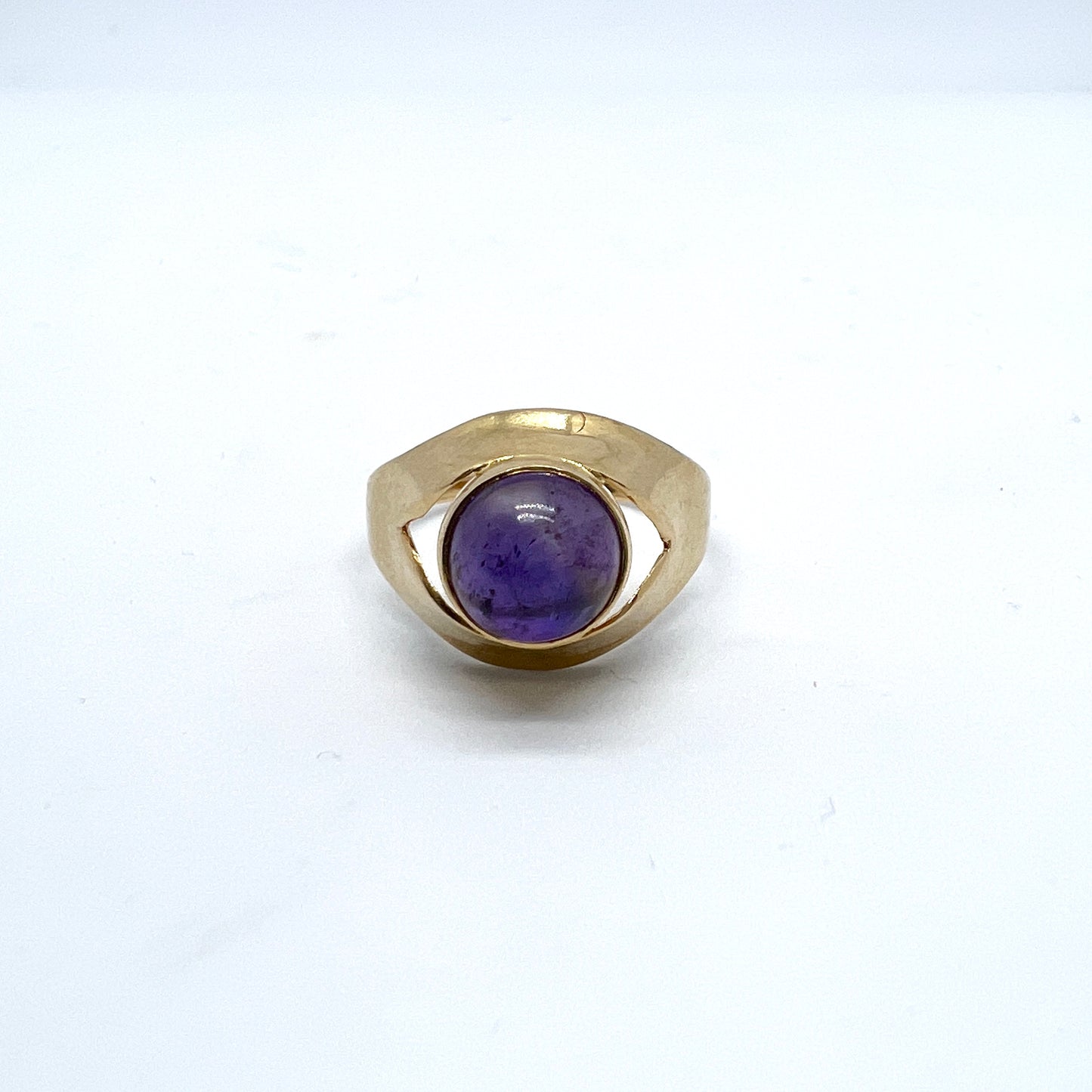 Alton, Sweden 1964. Vintage 18k Gold Amethyst Ring.