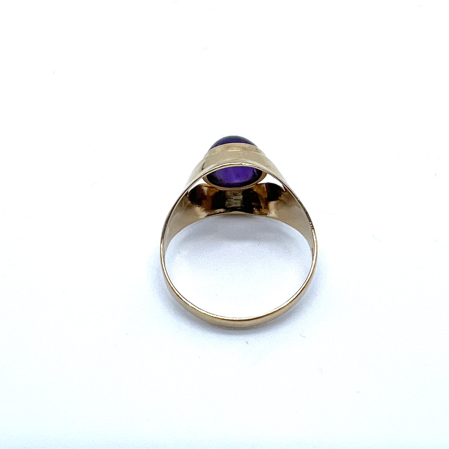 Alton, Sweden 1964. Vintage 18k Gold Amethyst Ring.