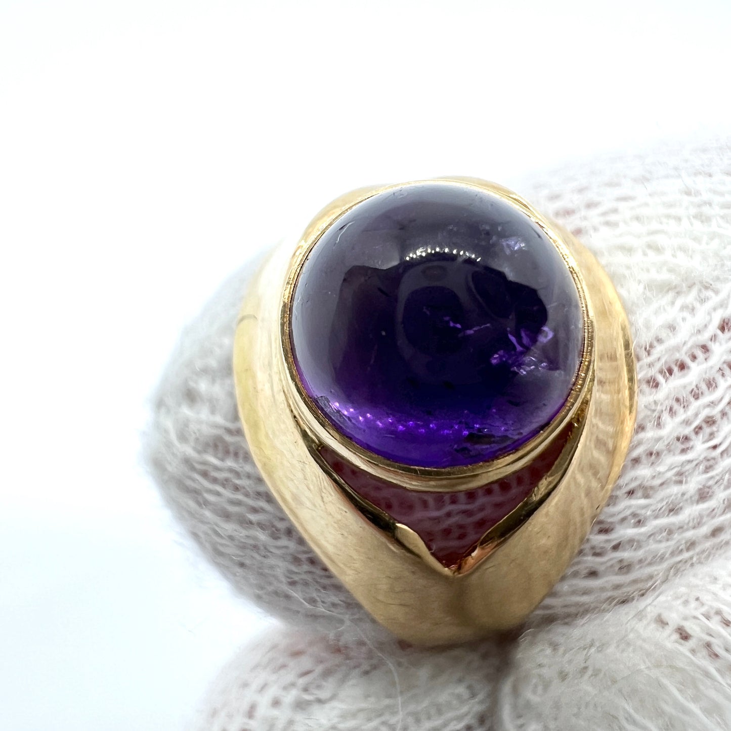 Alton, Sweden 1964. Vintage 18k Gold Amethyst Ring.