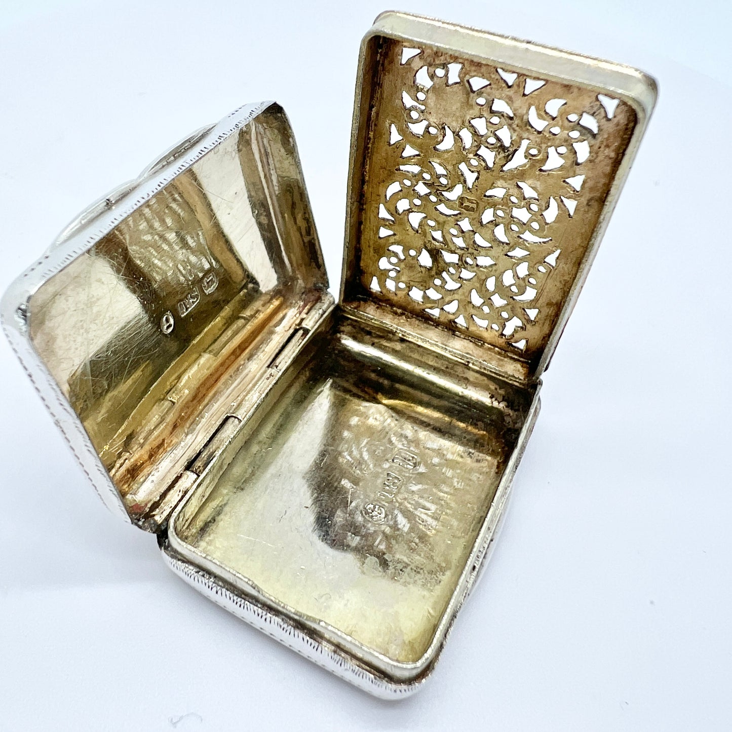 Thomas Shaw, Birmingham 1839. Antique Sterling Silver Vinaigrette Box.