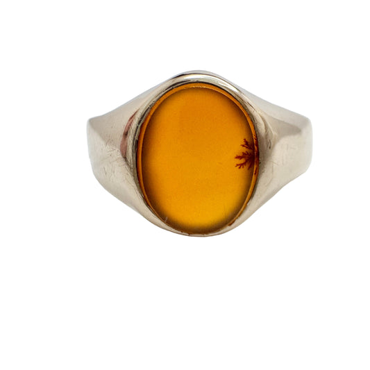 Vintage 8-9k Gold Carnelian Signet Ring.