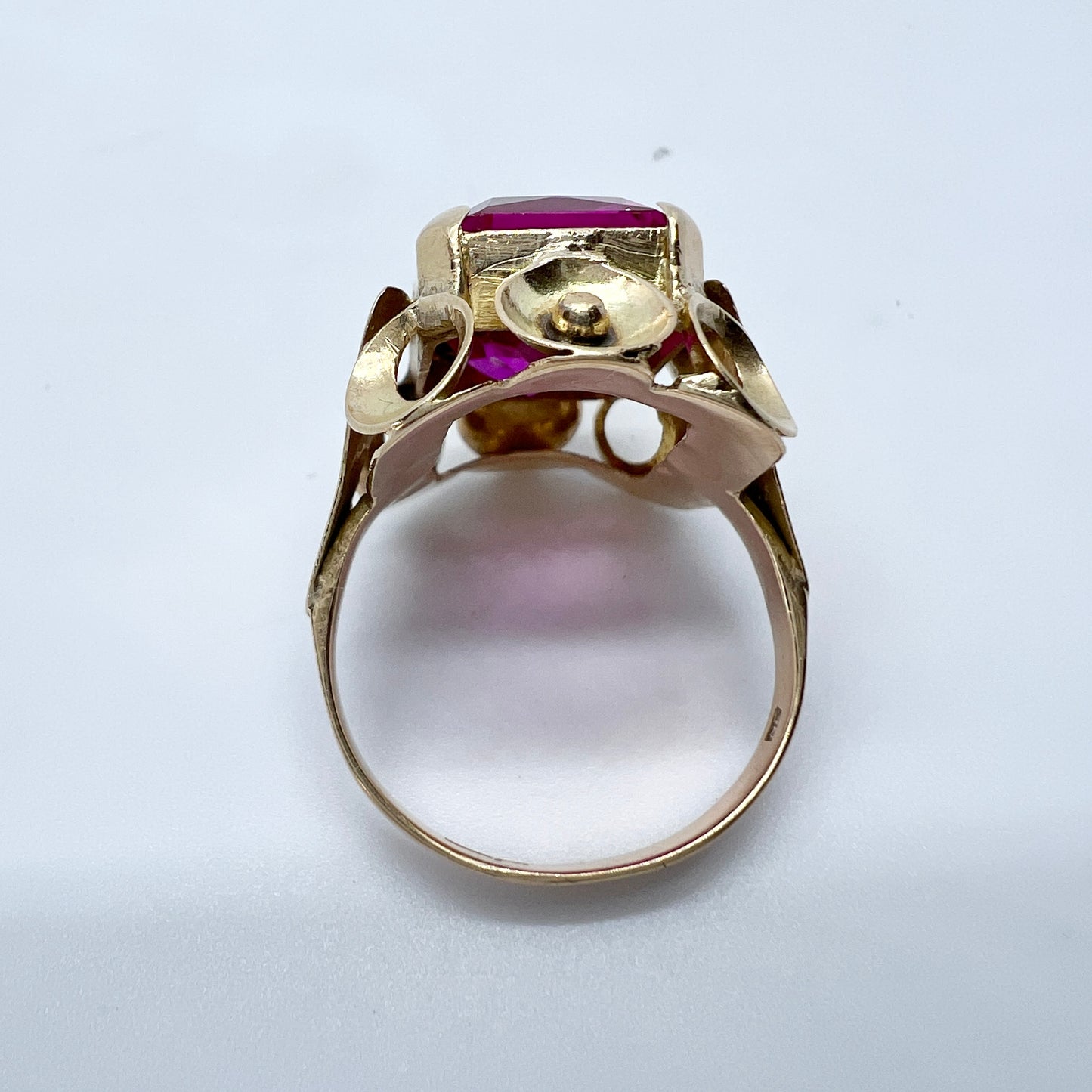 Eastern Europe 1950-60s. Vintage 14k Gold Synthetic Pink Sapphire Cocktail Ring.