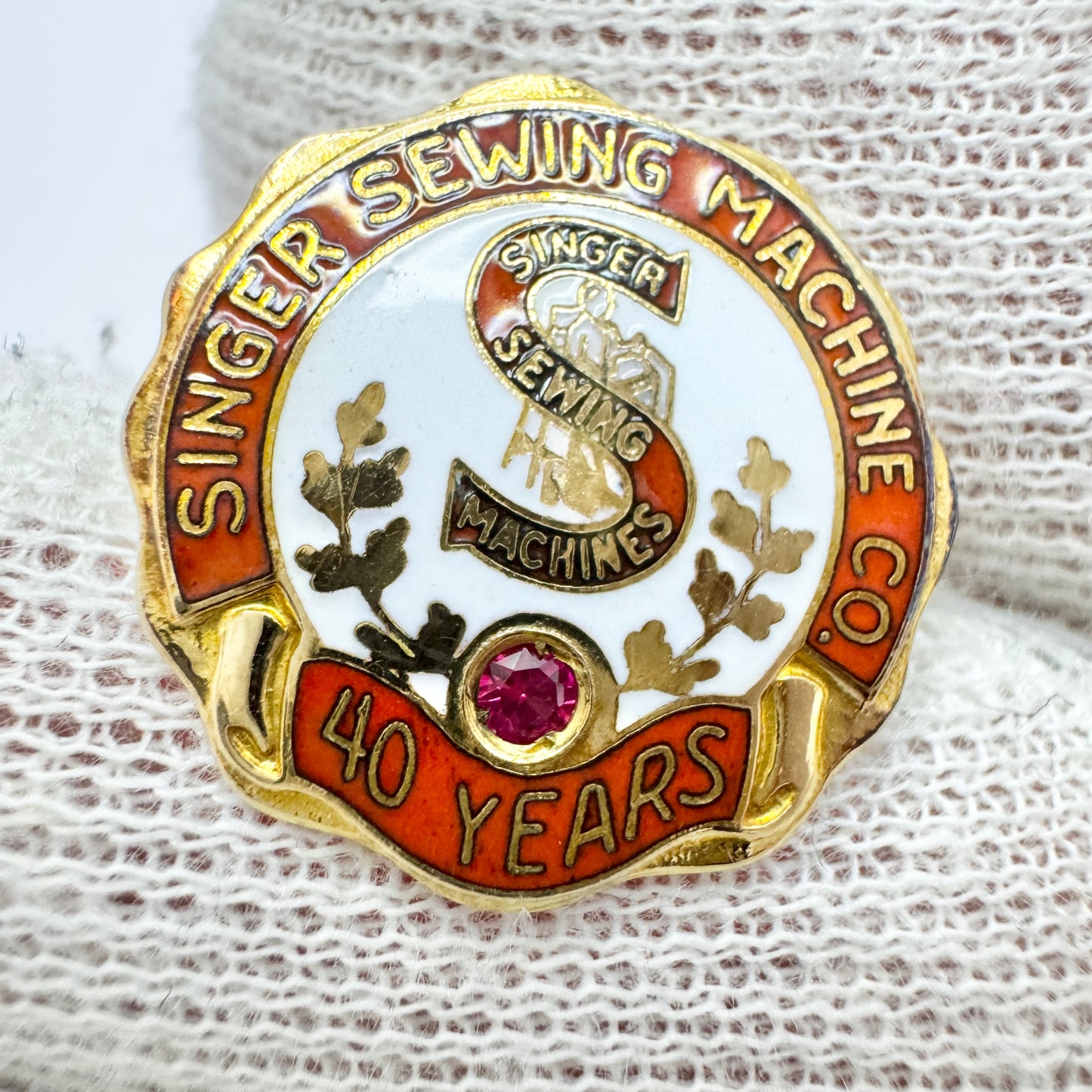 Singer Sewing Machine Co. 40 years of Service Employee Pin. 10k Gold Enamel.