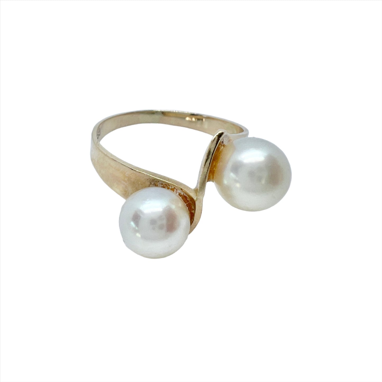 Vintage 14k Gold Cultured Pearl Toi et Moi Ring.