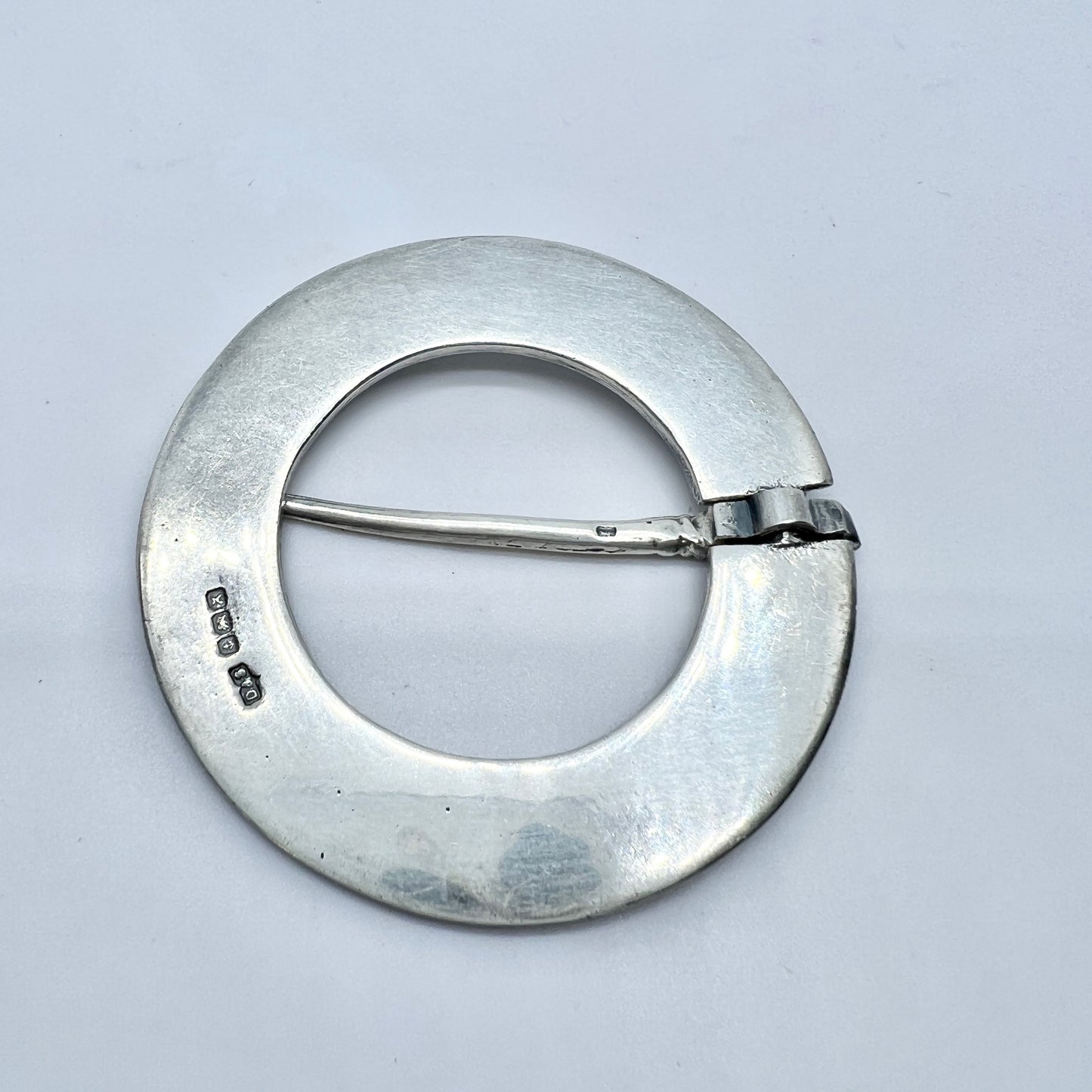 Darby & Sons, Birmingham 1947. Vintage Sterling Silver Traditional Brooch Pin.