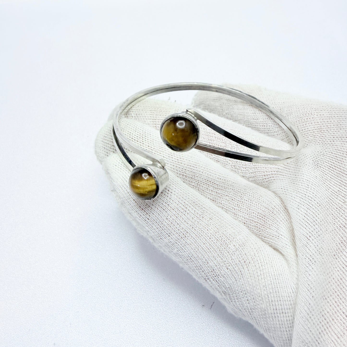 Martin Öhman, Sweden 1962. Vintage Sterling Silver Tiger's Eye Arm Cuff Bracelet.