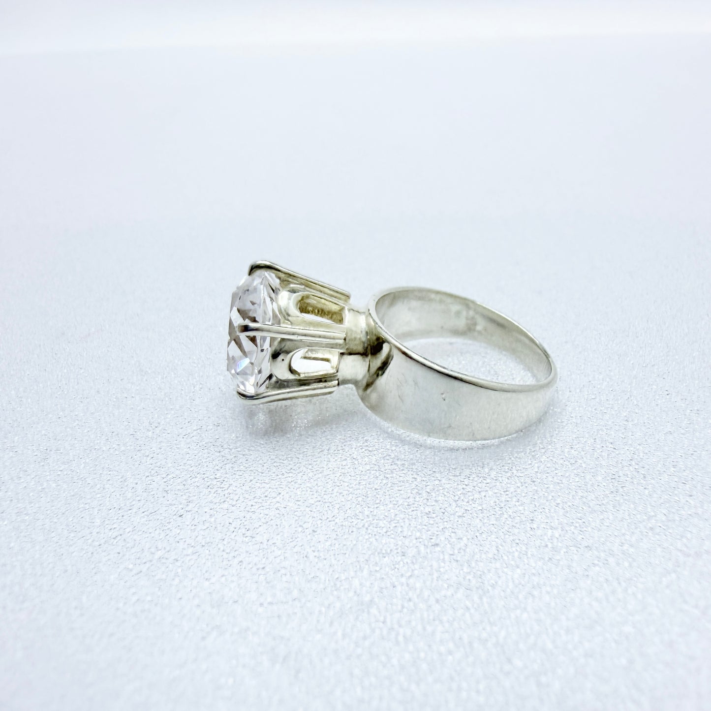 Alton, Sweden 1967. Vintage Sterling Silver Synthetic Spinel Ring.