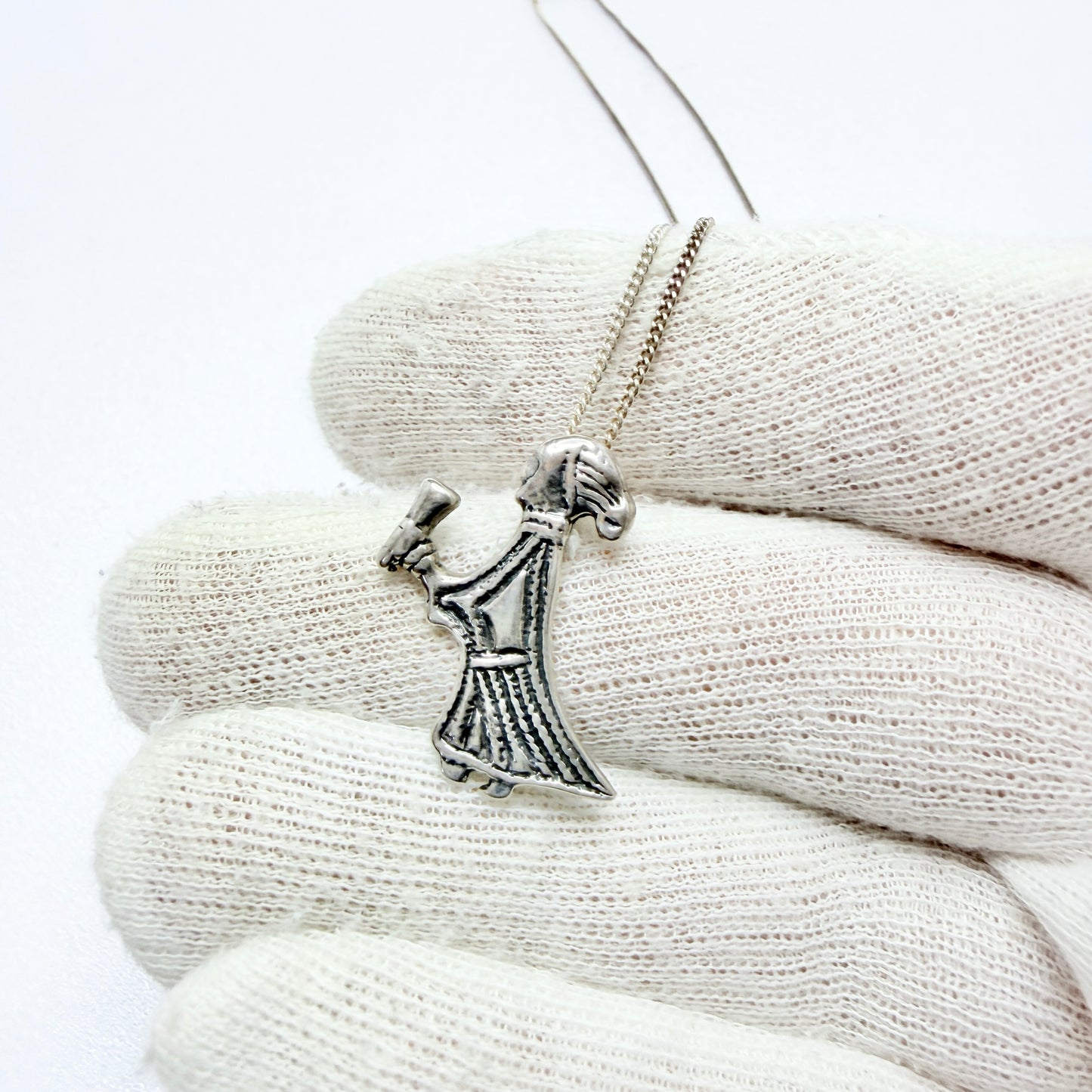 H Råberg, Sweden. Vintage Sterling Silver Viking Copy Valkyria Pendant Necklace.