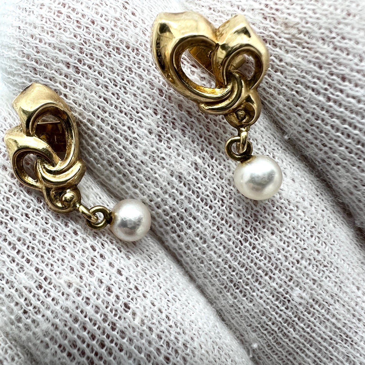 G Dahlgren, Sweden 1940s. Vintage 18k Gold Pearl Earrings.