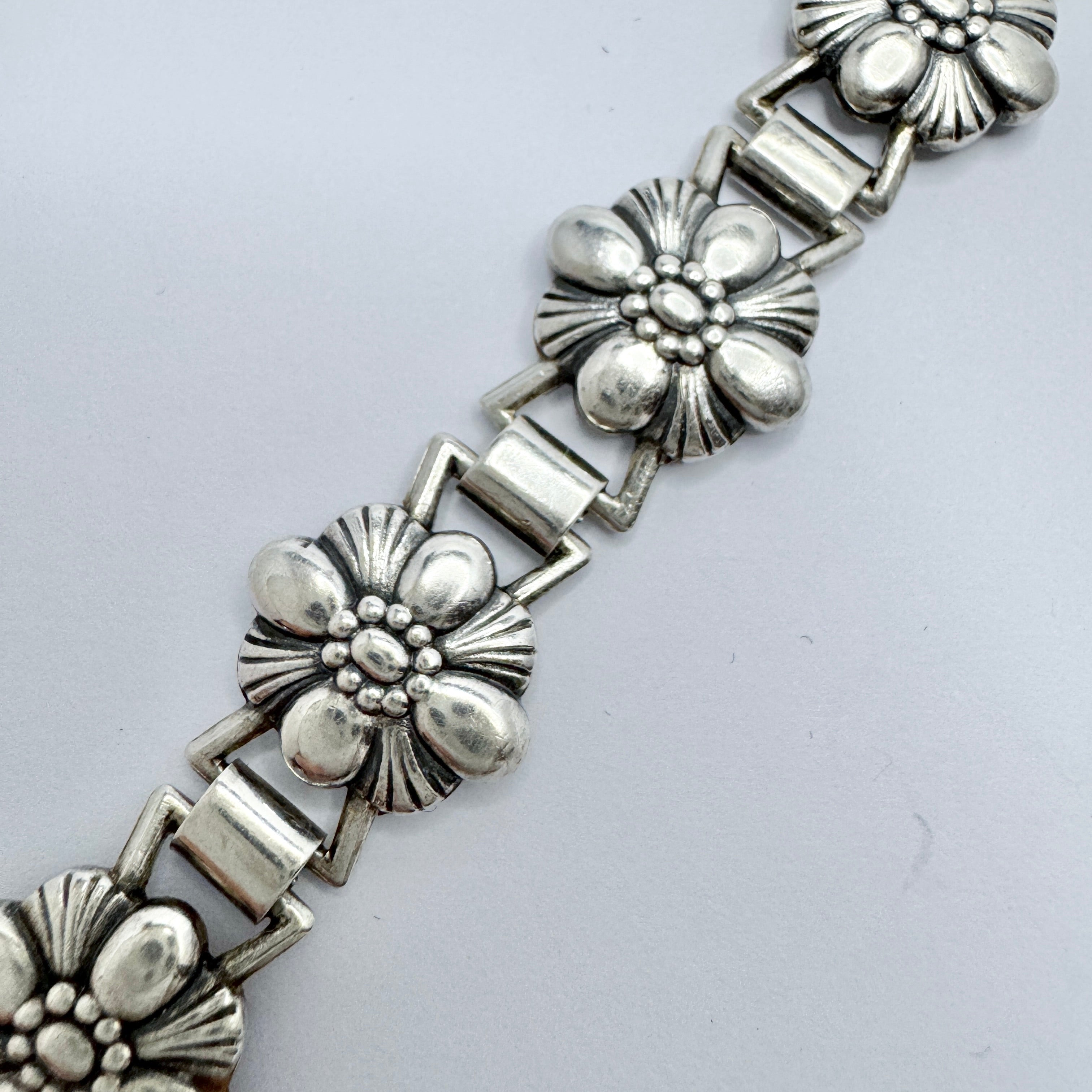 Svedboms, Sweden 1951. Vintage Solid Silver Flower Bracelet. Small