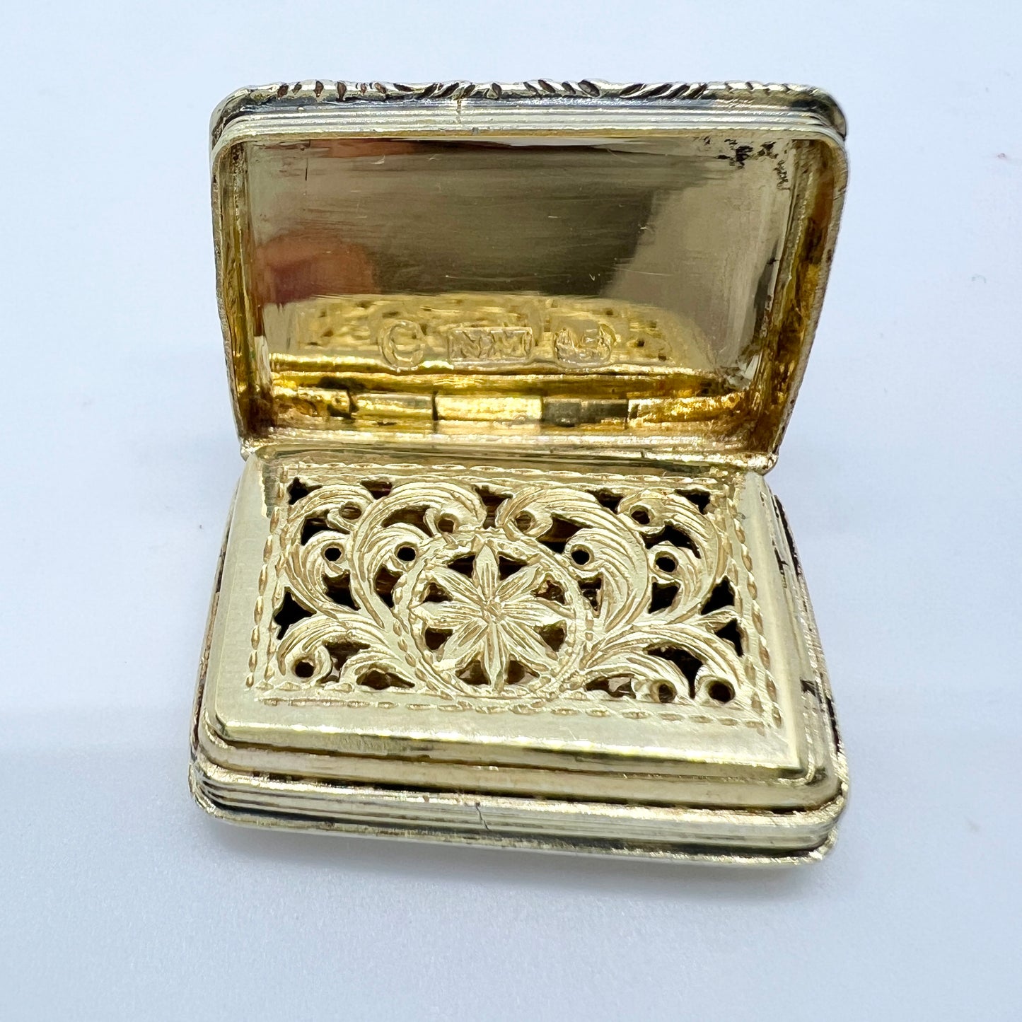 Nathaniel Mills, Birmingham 1835 Antique Georgian Sterling Silver Vinaigrette Box.