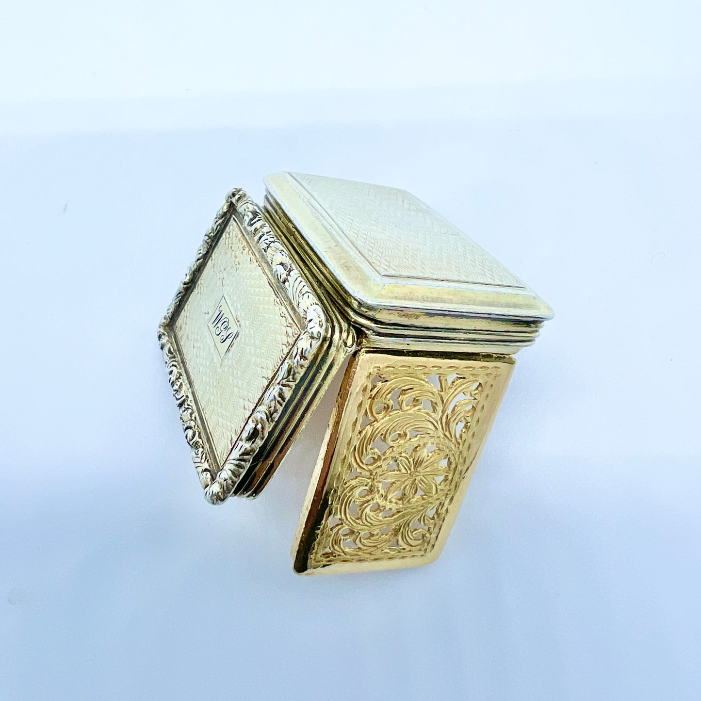 Nathaniel Mills, Birmingham 1835 Antique Georgian Sterling Silver Vinaigrette Box.