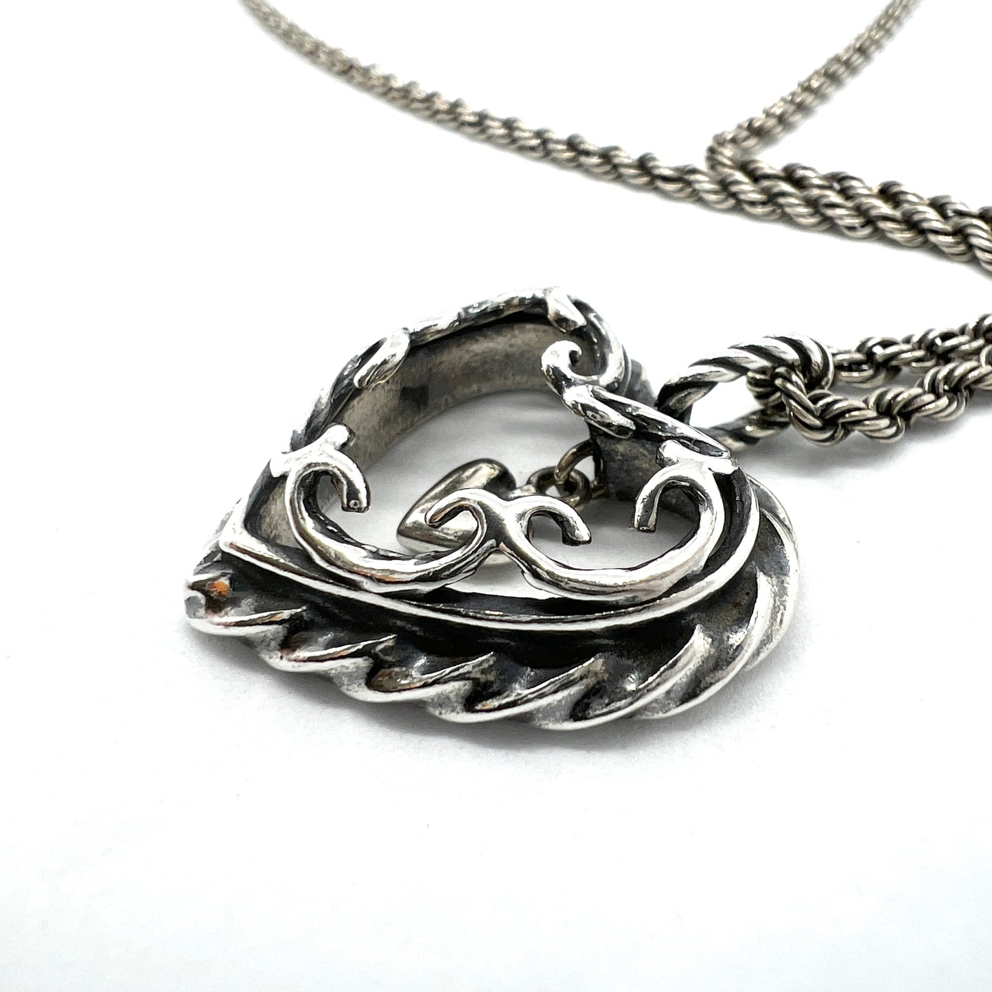 Kalevala Koru, Finland. Vintage Sterling Silver Heart Of The House Pendant Necklace.