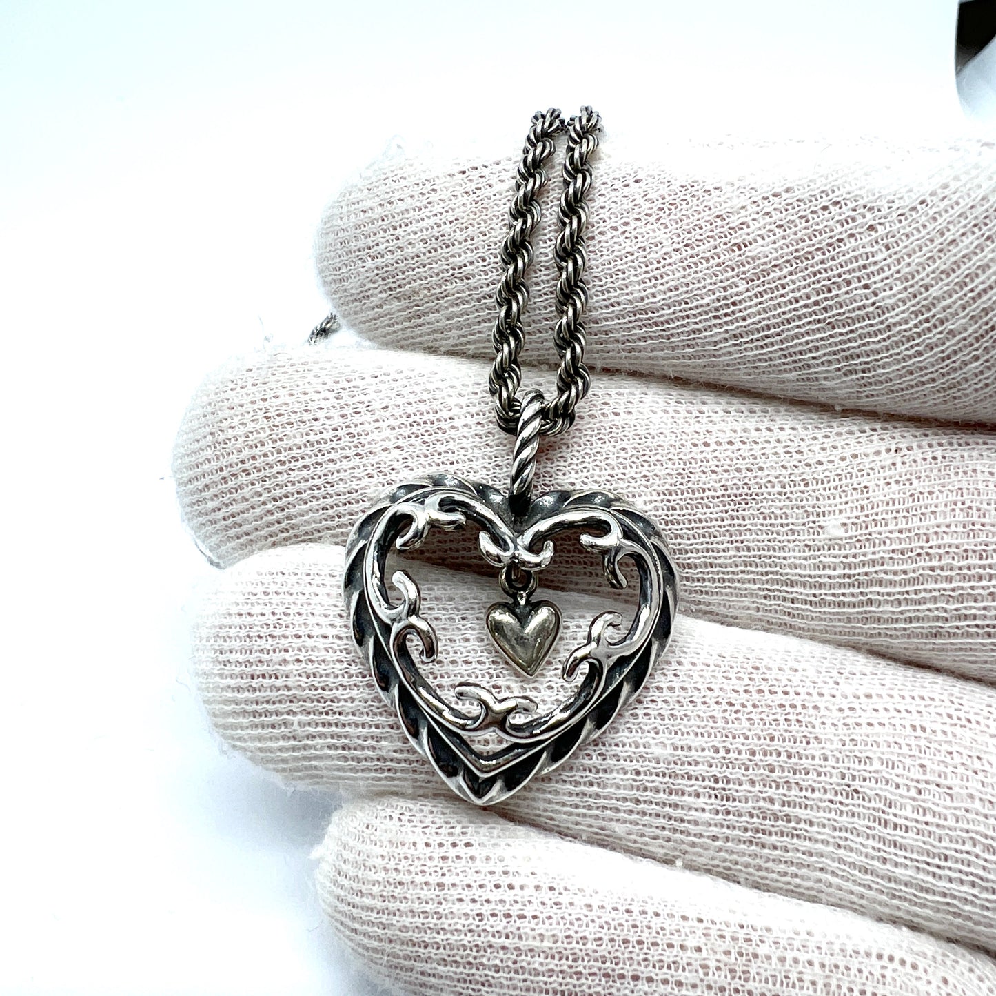 Kalevala Koru, Finland. Vintage Sterling Silver Heart Of The House Pendant Necklace.