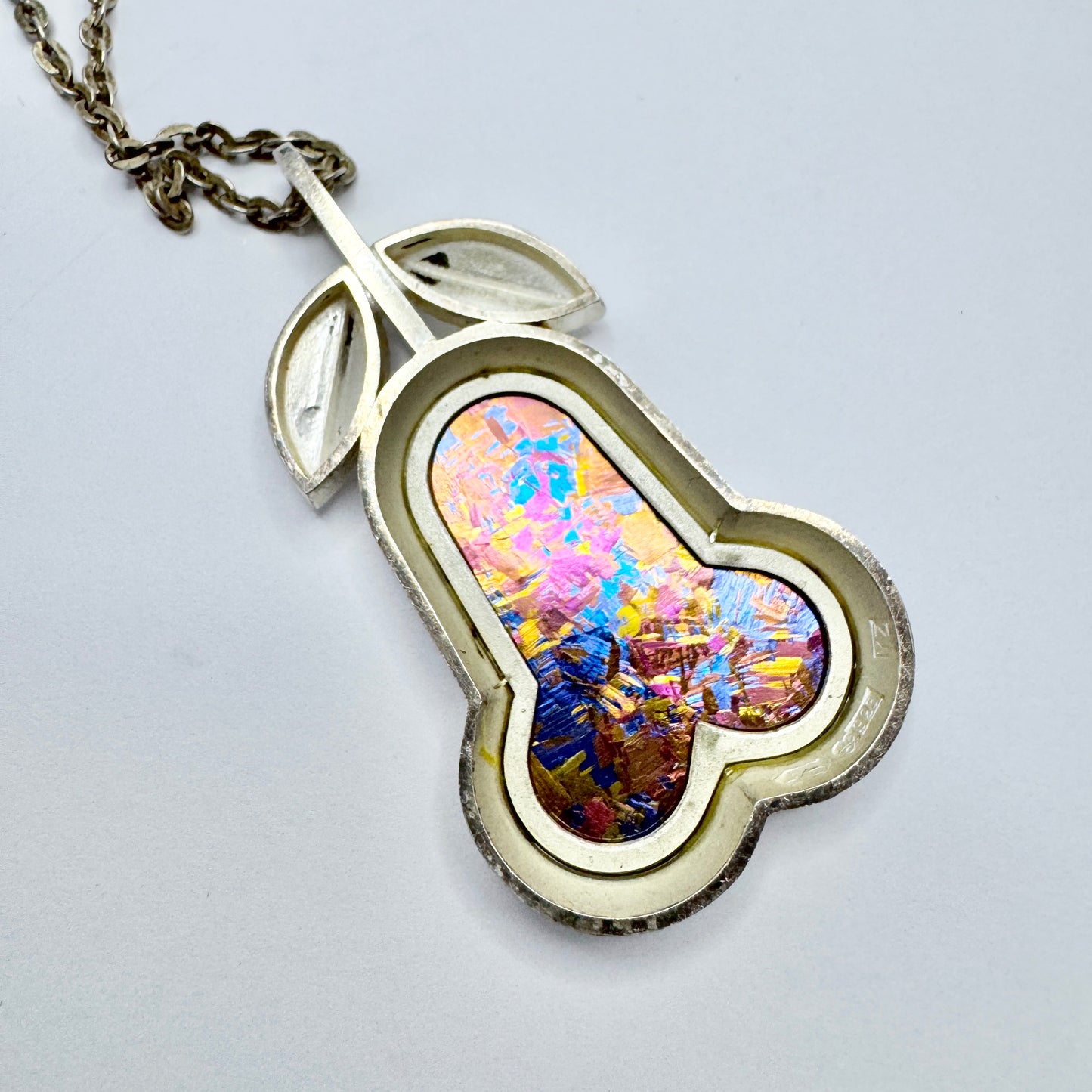 Nanny Still for Kultakeskus, Finland 1976. Vintage Sterling Silver Titanium Pendant Necklace.