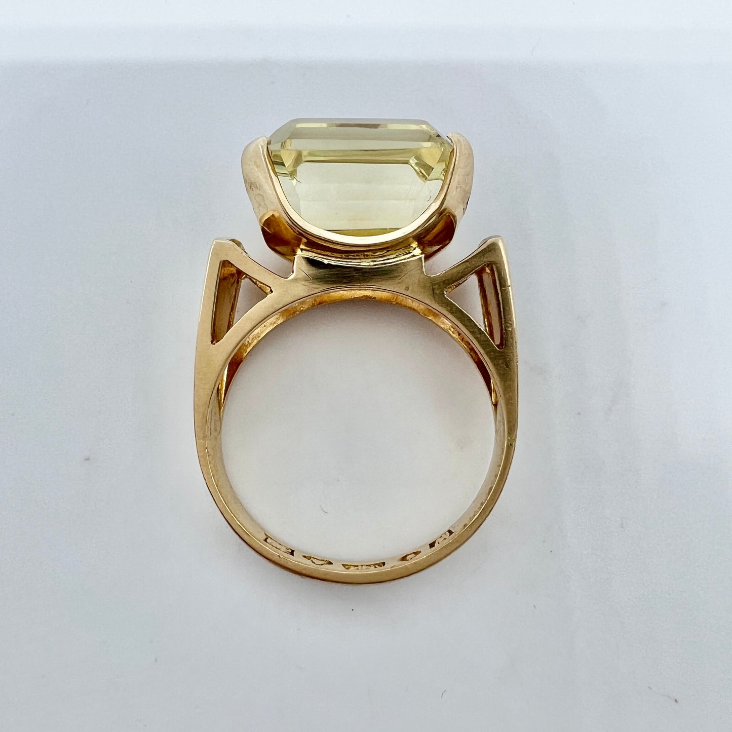 J Pettersson, Sweden 1951. Vintage Chunky 18k Gold Citrine Cocktail Ring. 9.8gram