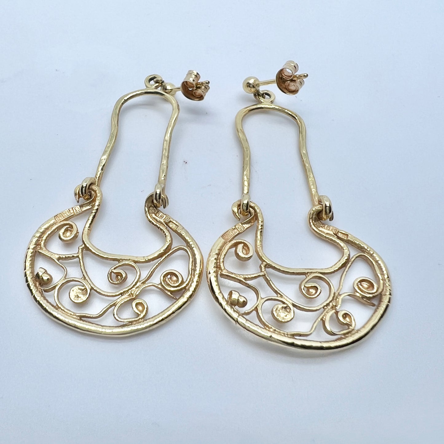 Bengt Hallberg, Sweden 1989. Vintage Viking Copy Viking Ship Large 18k Gold Earrings.