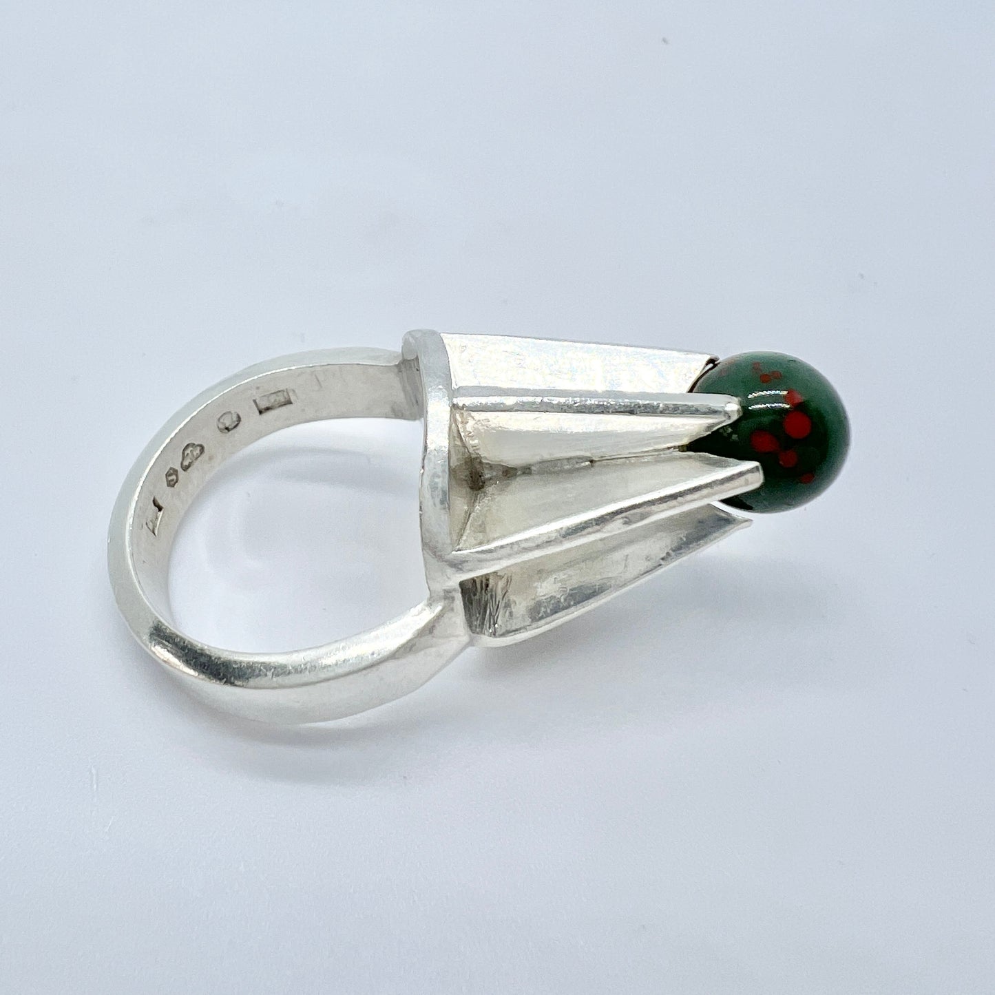 Åke Stavenow, Sweden 1959. Vintage Mid-century Modern Sterling Silver Bloodstone Ring.