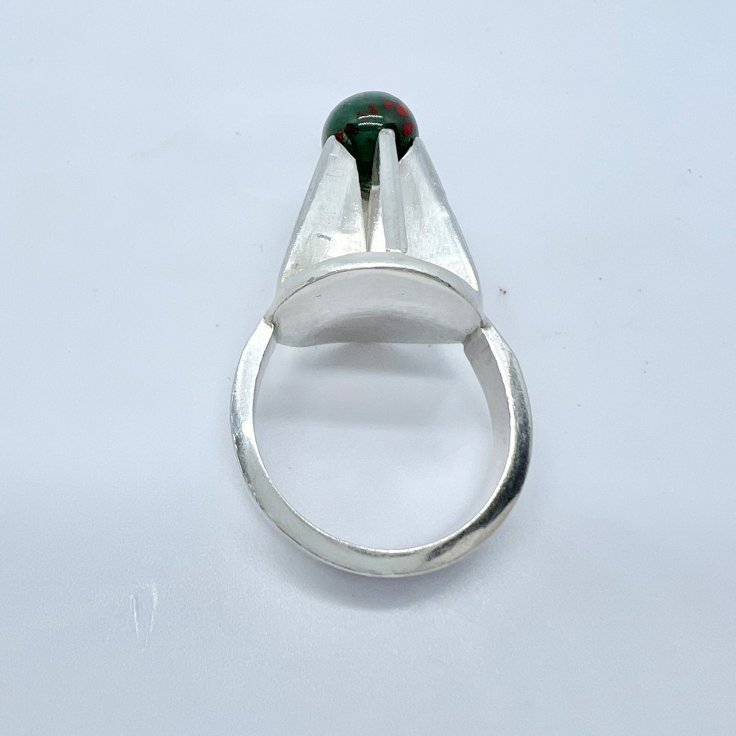 Åke Stavenow, Sweden 1959. Vintage Mid-century Modern Sterling Silver Bloodstone Ring.