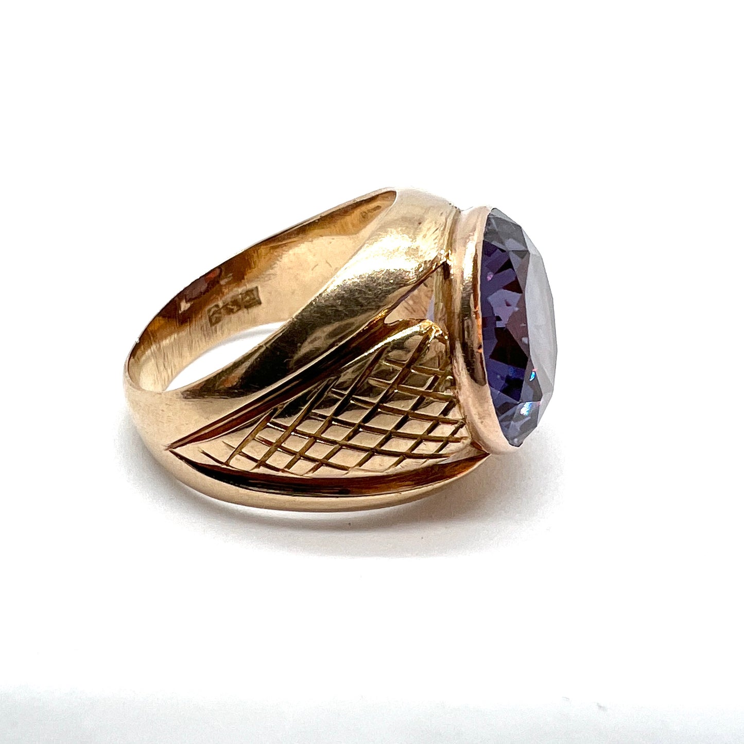 Egypt c 1950-60s. Vintage 14k Gold Synthetic Alexandrite Unisex Ring.