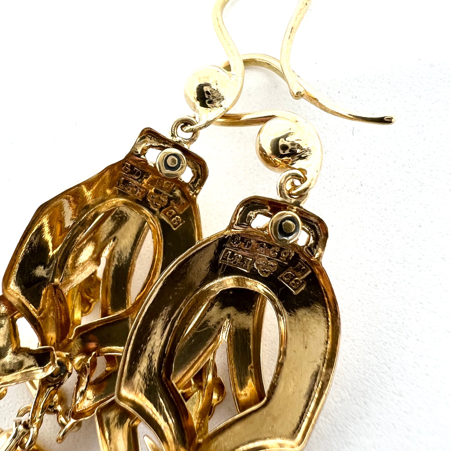 G Dahlgren, Sweden 1929. Vintage 18k Gold Dangle Earrings.