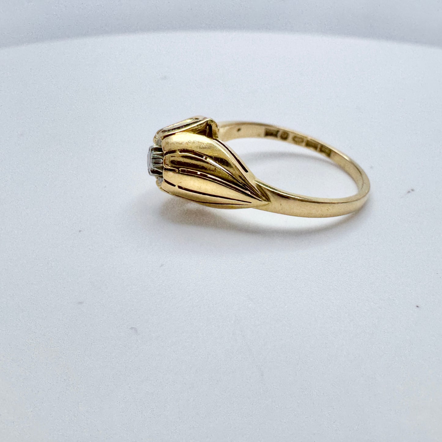 J Petterson, Sweden 1956. Vintage Mid-century 18k Gold Diamond Ring.