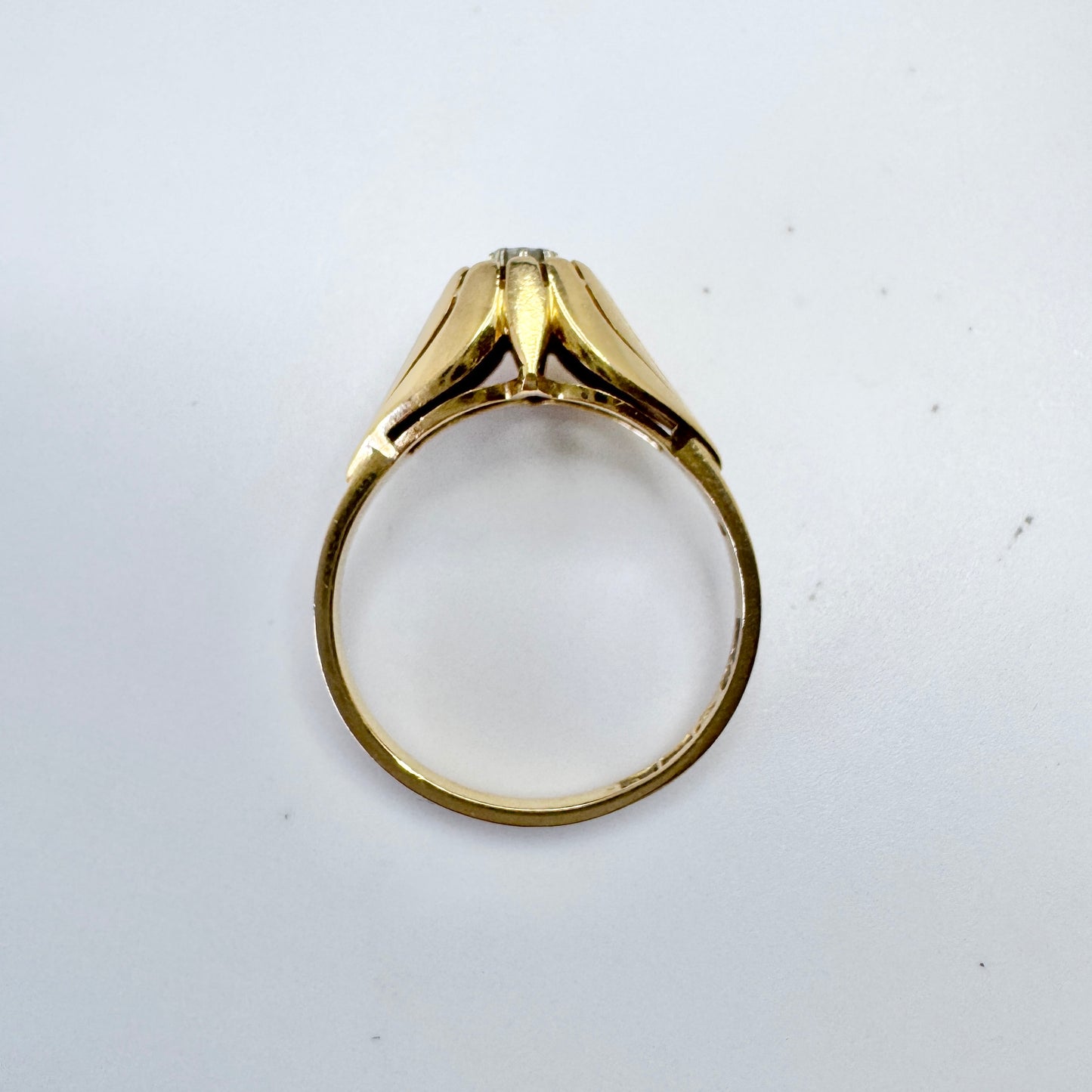 J Petterson, Sweden 1956. Vintage Mid-century 18k Gold Diamond Ring.