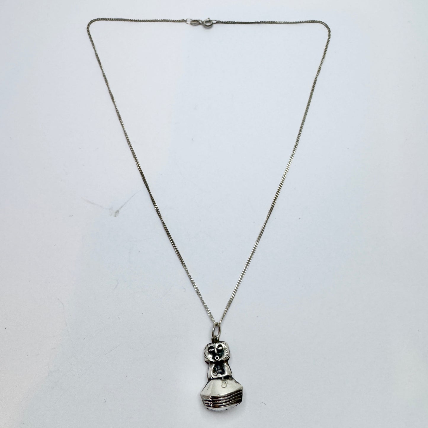 Olle Ohlsson for Kaplan, Sweden ca 1960s. Sterling Silver Pendant Necklace.