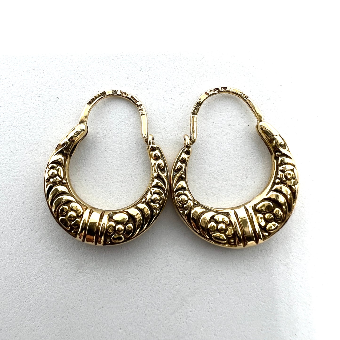 G Dahlgren, Sweden year 1944. Rare War-time 18k Gold Earrings.