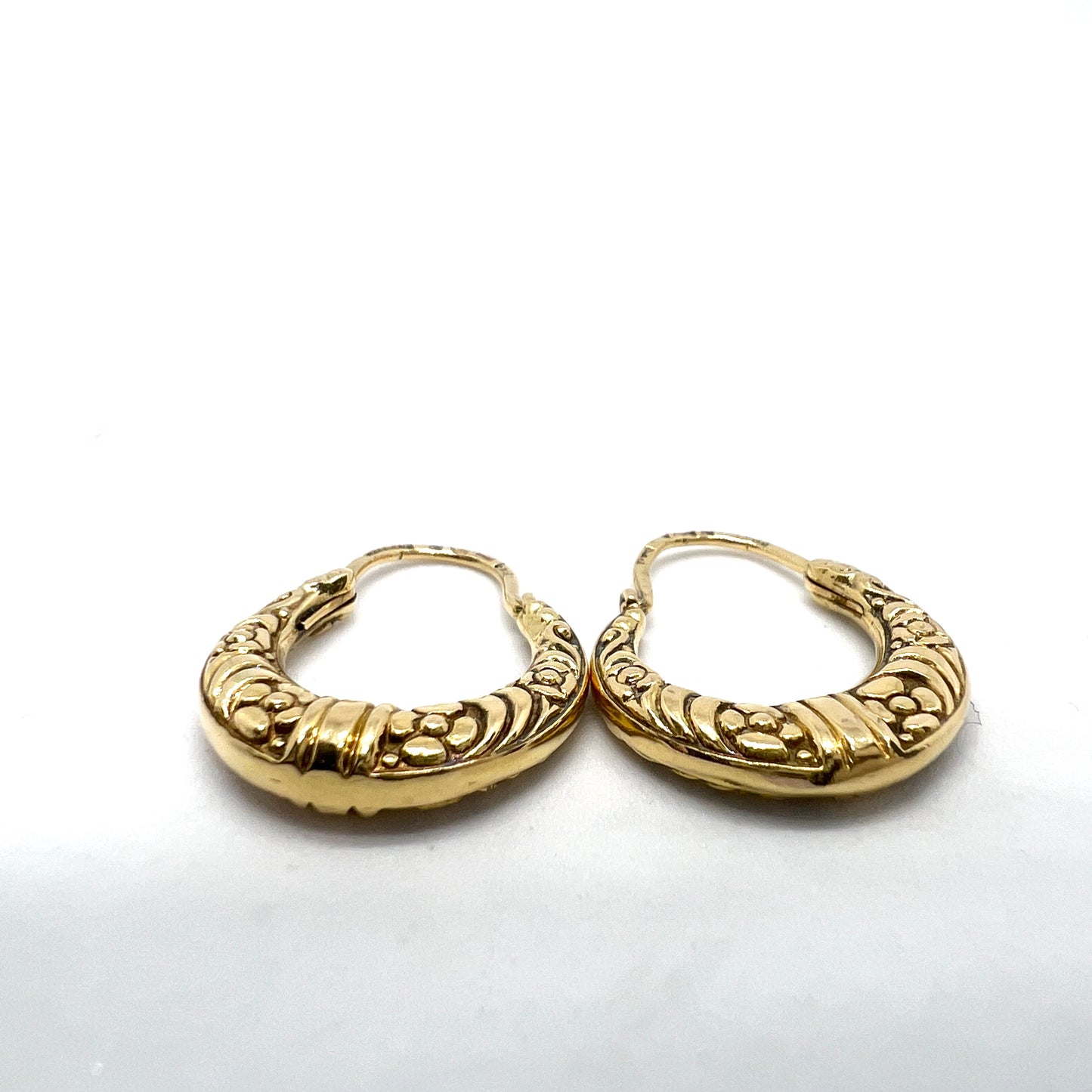 G Dahlgren, Sweden year 1944. Rare War-time 18k Gold Earrings.