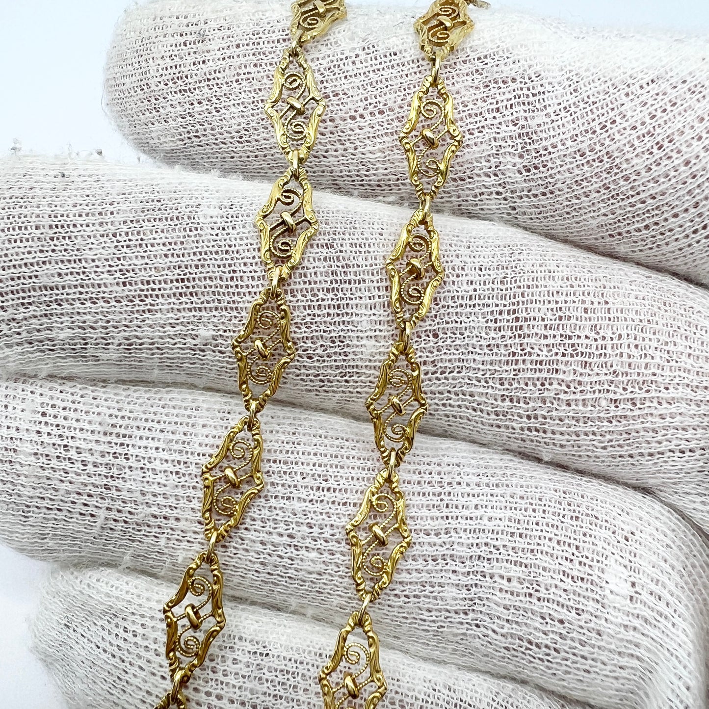 Antique 1920s Art Nouveau 14k Gold Filigree Link Necklace.