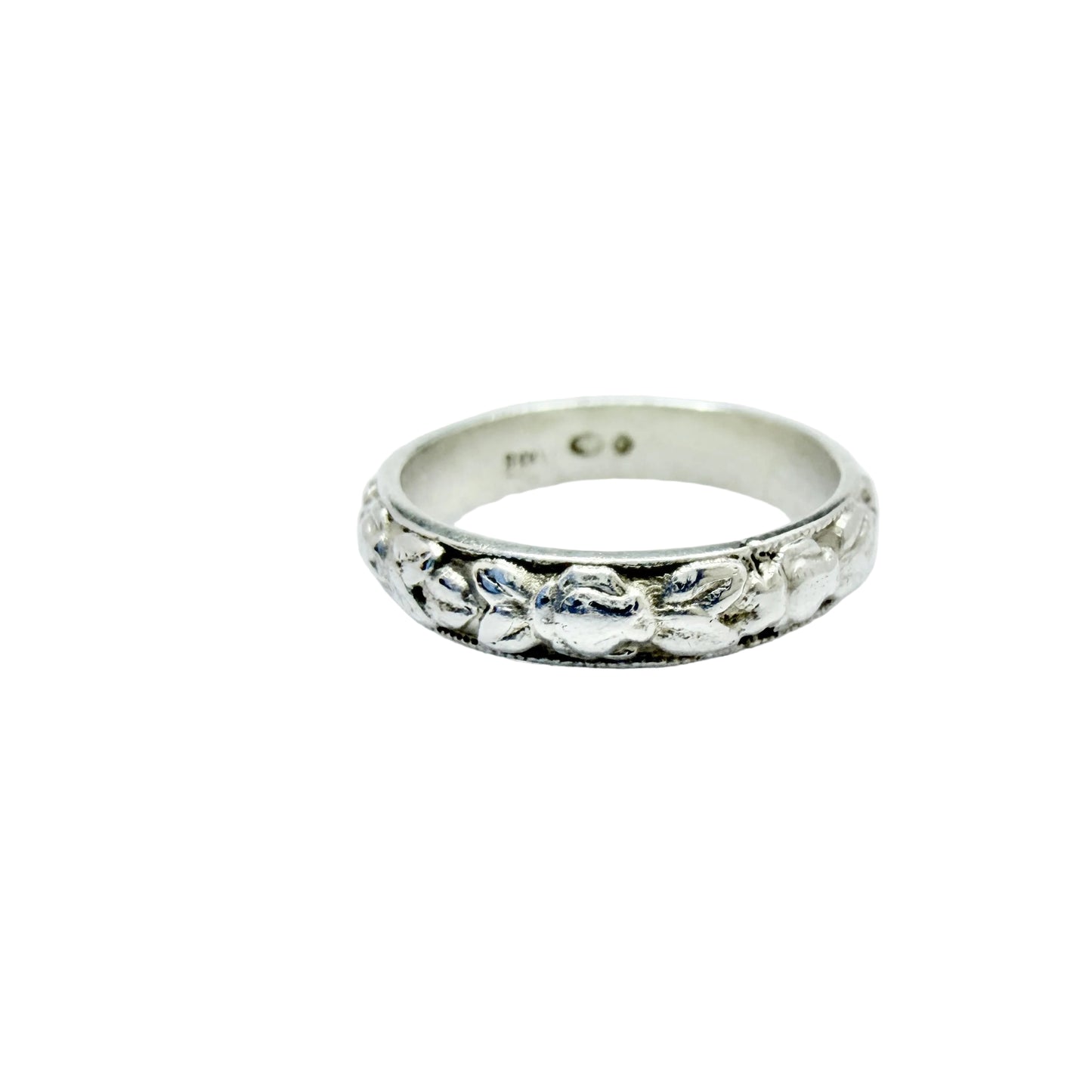 Vintage ca 1940s Solid Silver Flower Band Ring.
