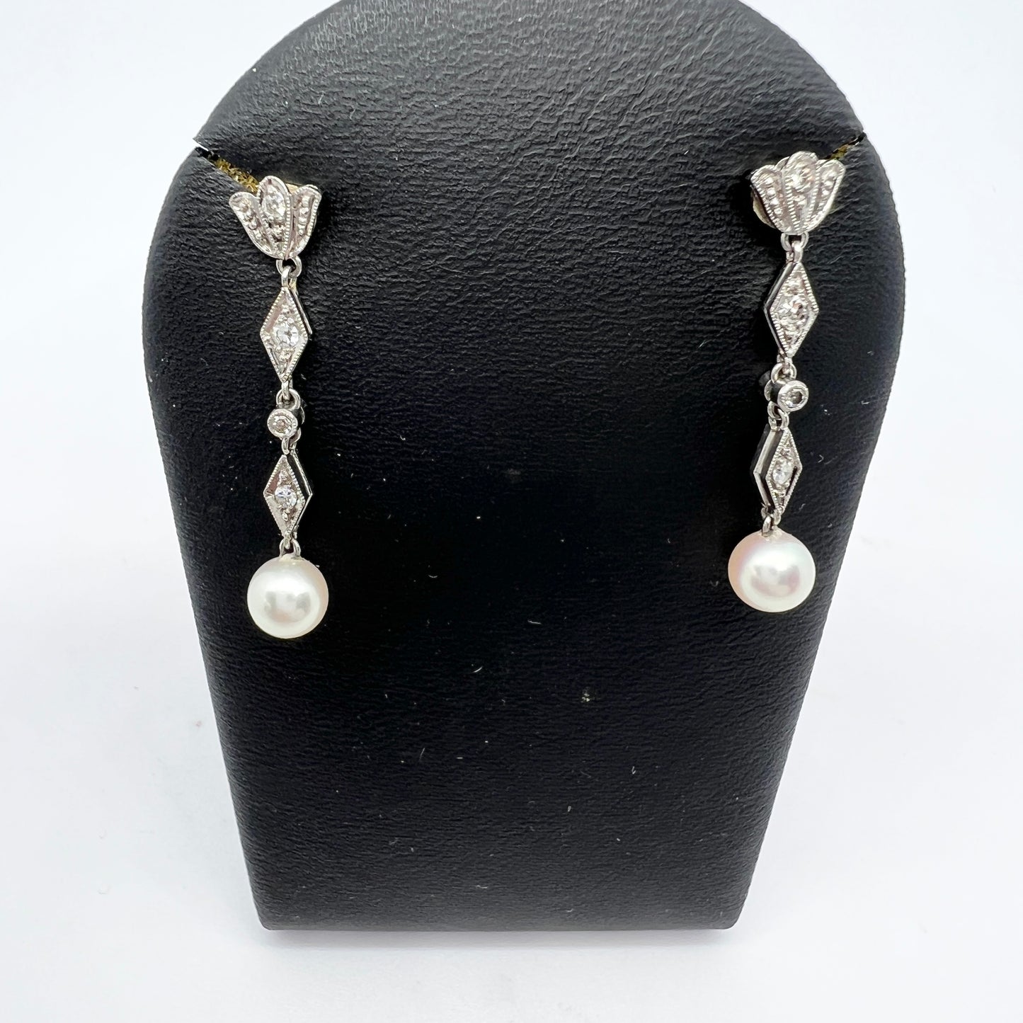 Vintage Art Deco 18k Gold Pearl Diamond Dangle Earrings.