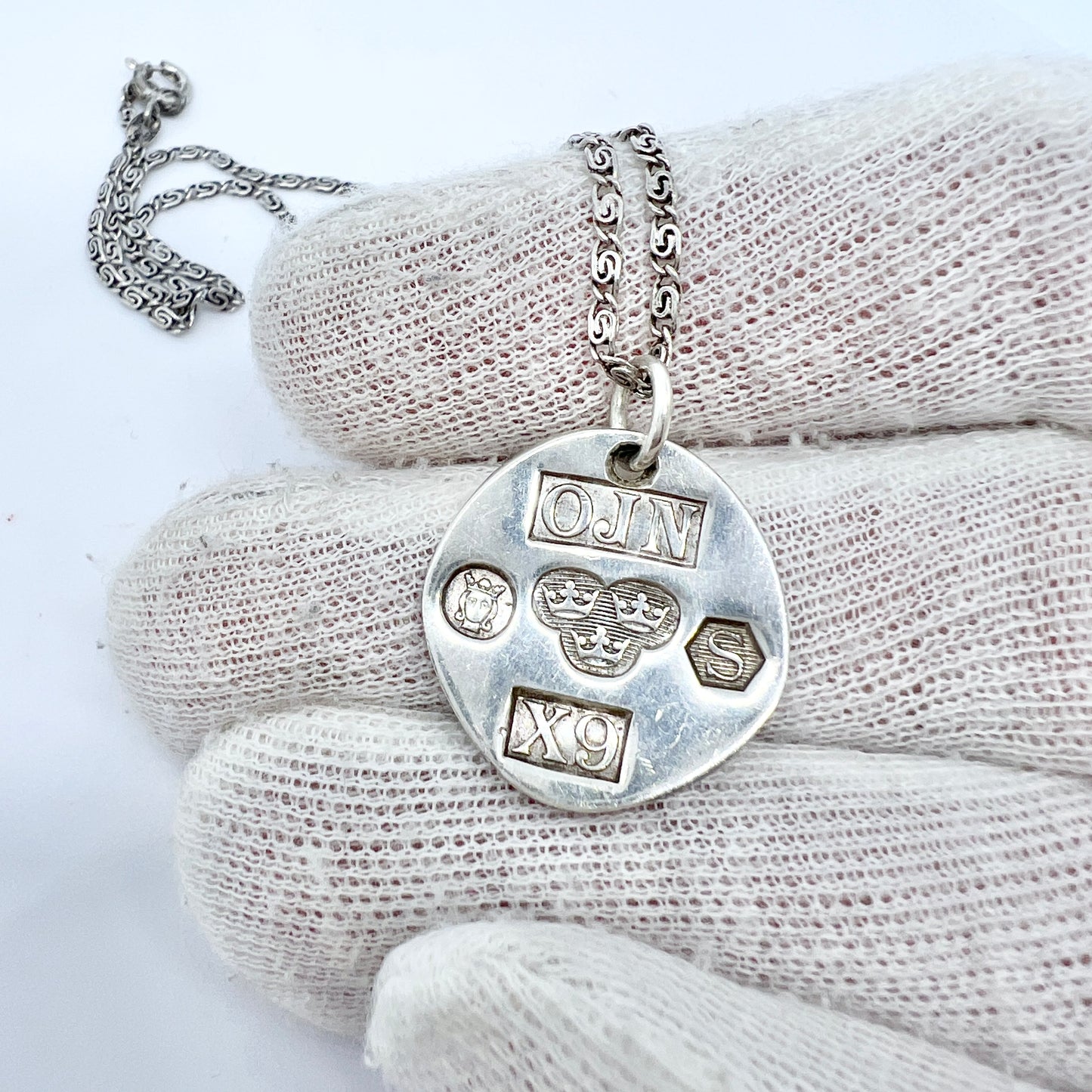 Owe Johansson, Sweden 1972. Vintage Sterling Silver Pendant + Chain.